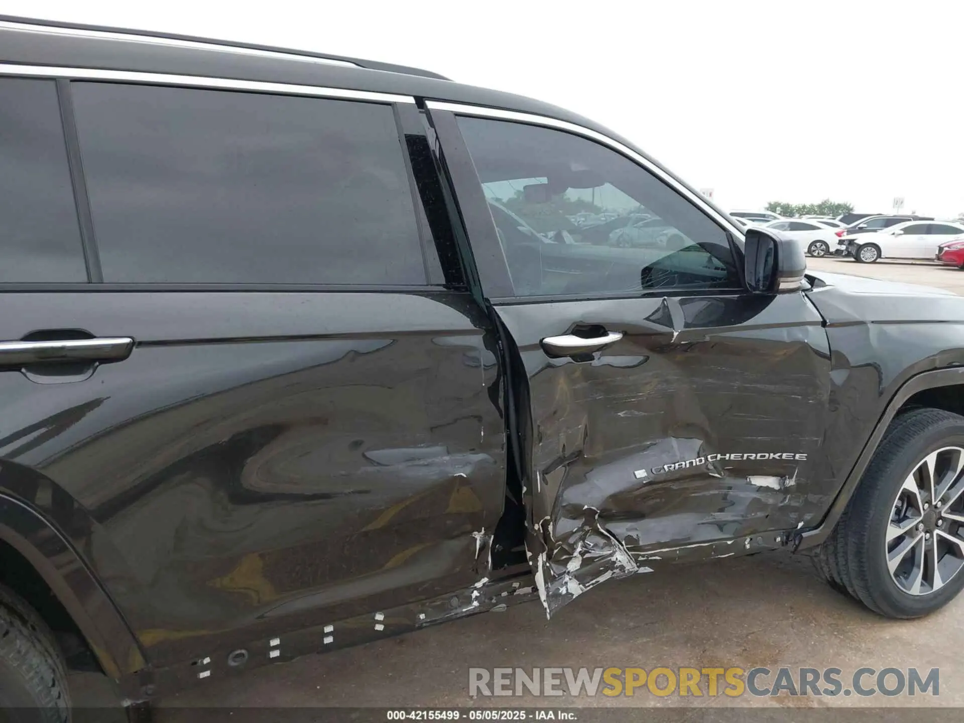6 Photograph of a damaged car 1C4RJKDG9N8564844 JEEP GRAND CHEROKEE L 2022