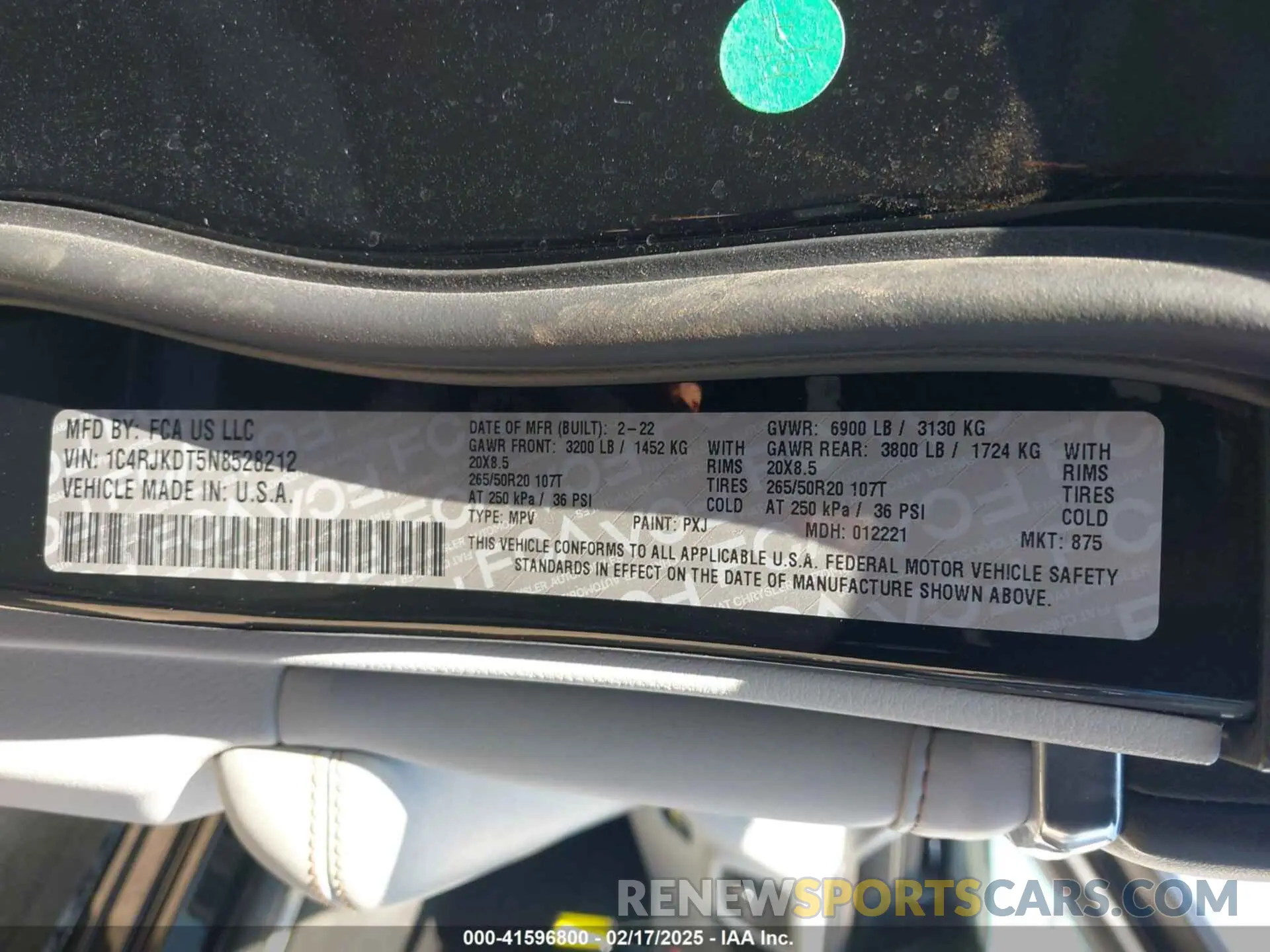 9 Photograph of a damaged car 1C4RJKDT5N8528212 JEEP GRAND CHEROKEE L 2022