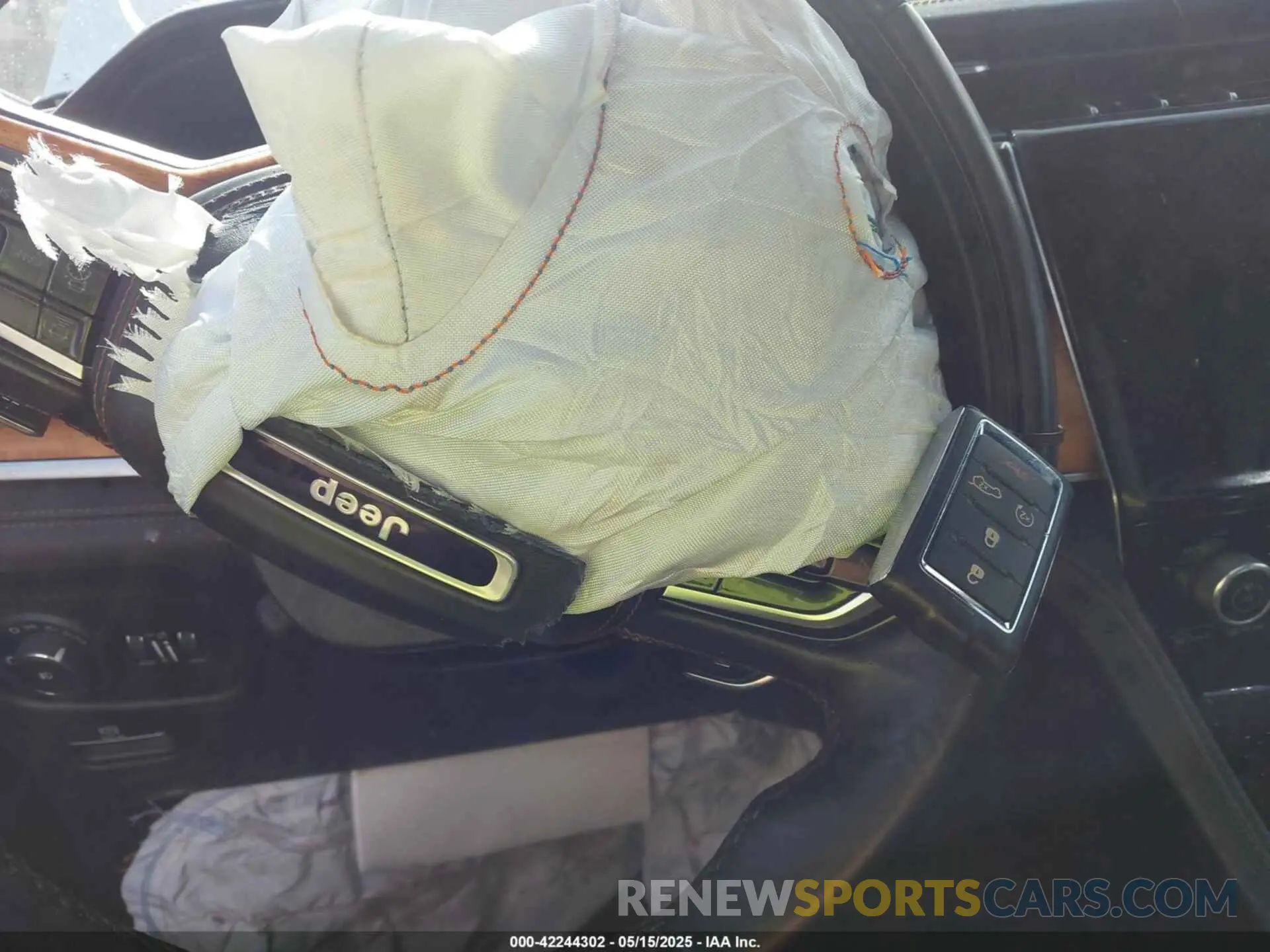 11 Photograph of a damaged car 1C4RJKETXN8559115 JEEP GRAND CHEROKEE L 2022