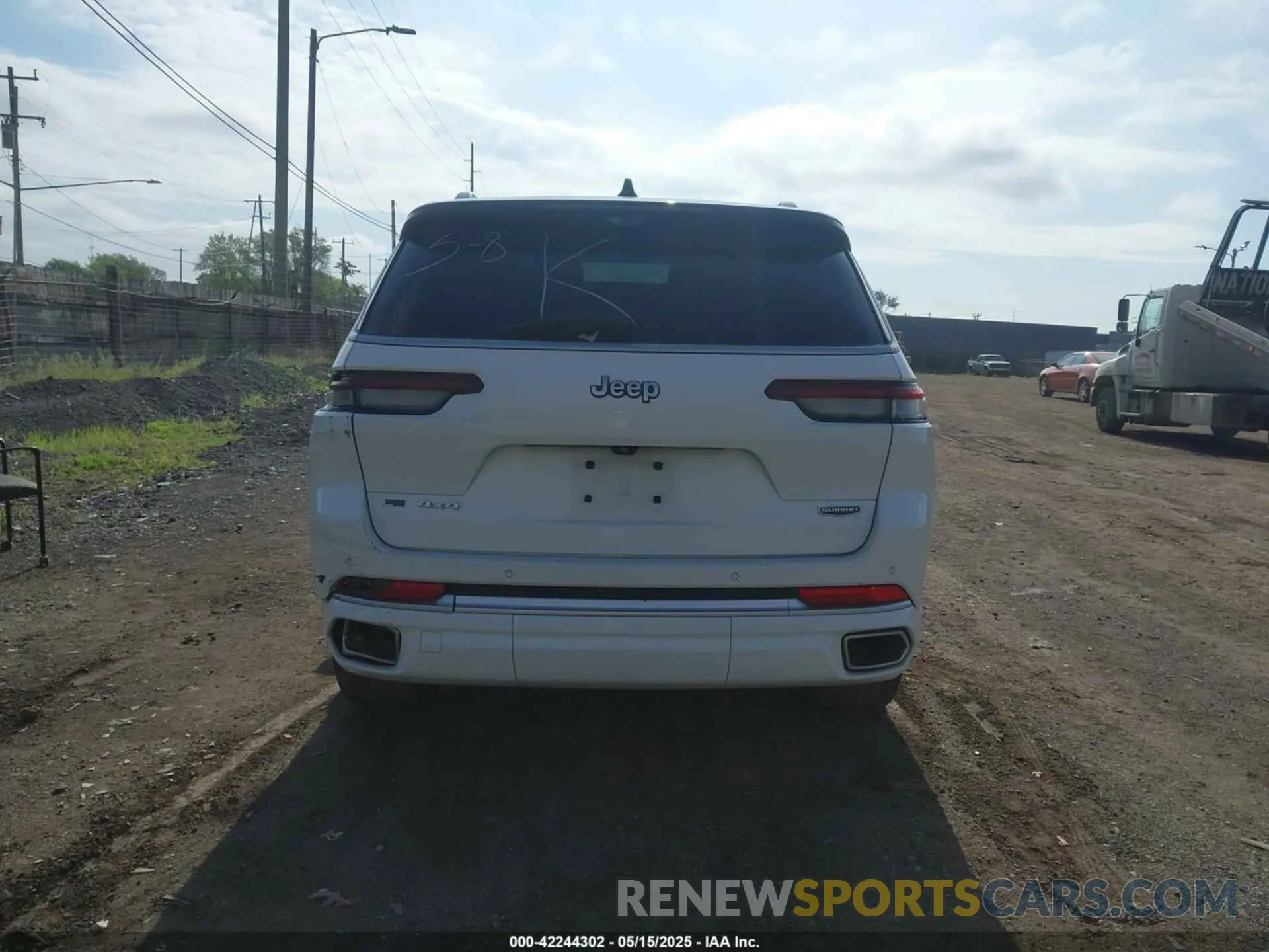 16 Photograph of a damaged car 1C4RJKETXN8559115 JEEP GRAND CHEROKEE L 2022