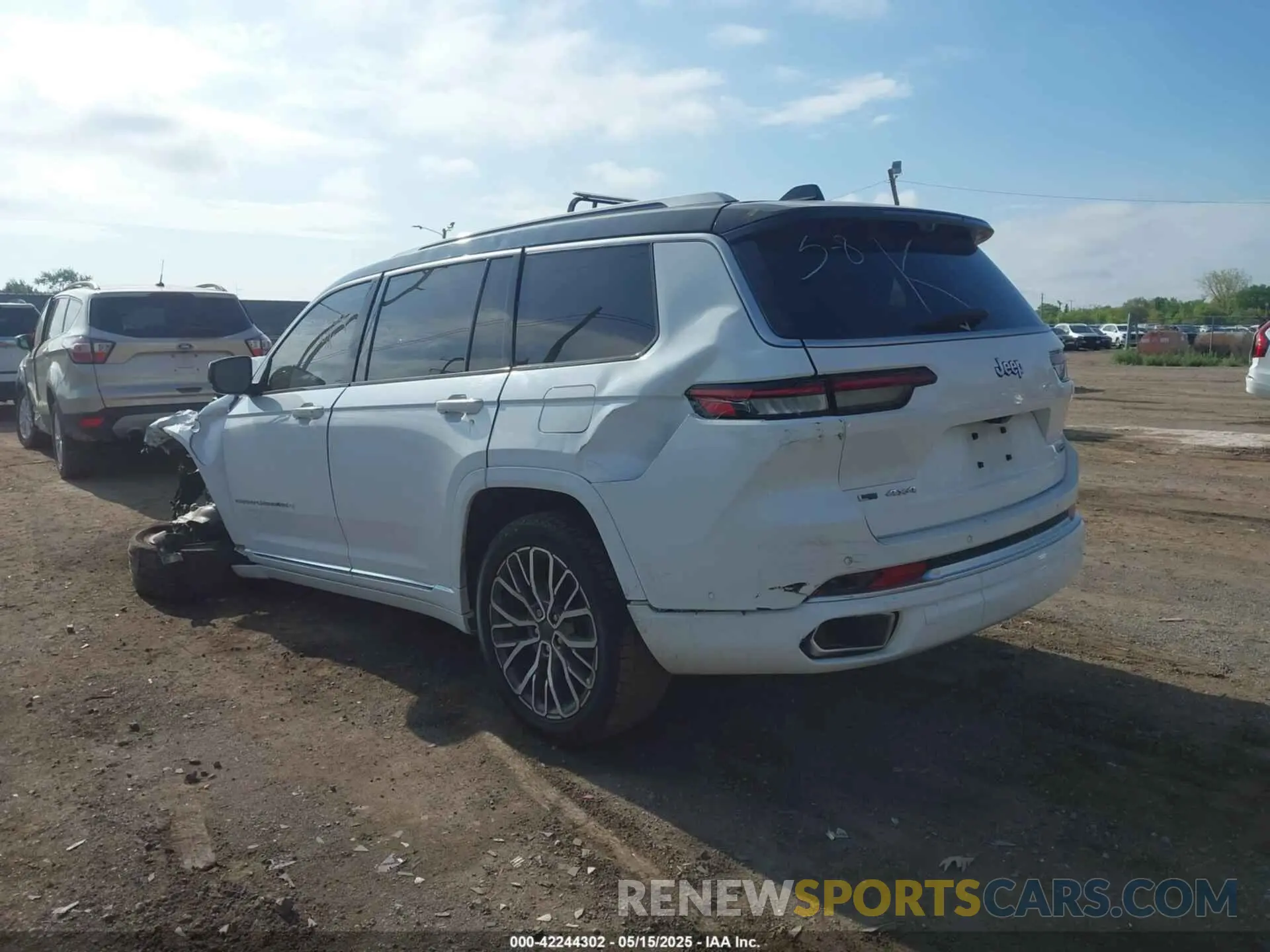 3 Photograph of a damaged car 1C4RJKETXN8559115 JEEP GRAND CHEROKEE L 2022