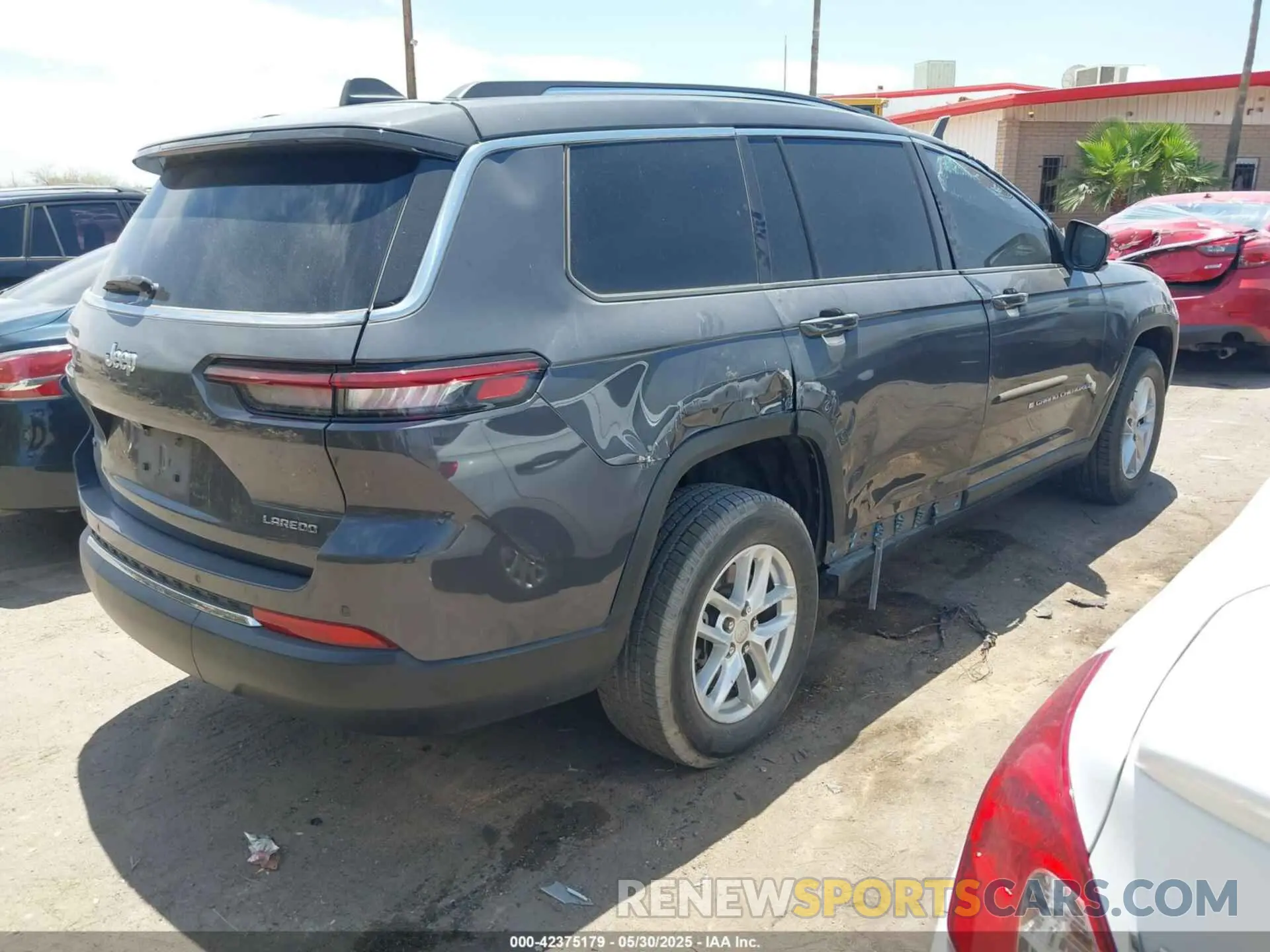 4 Photograph of a damaged car 1C4RJJAG1P8754851 JEEP GRAND CHEROKEE L 2023