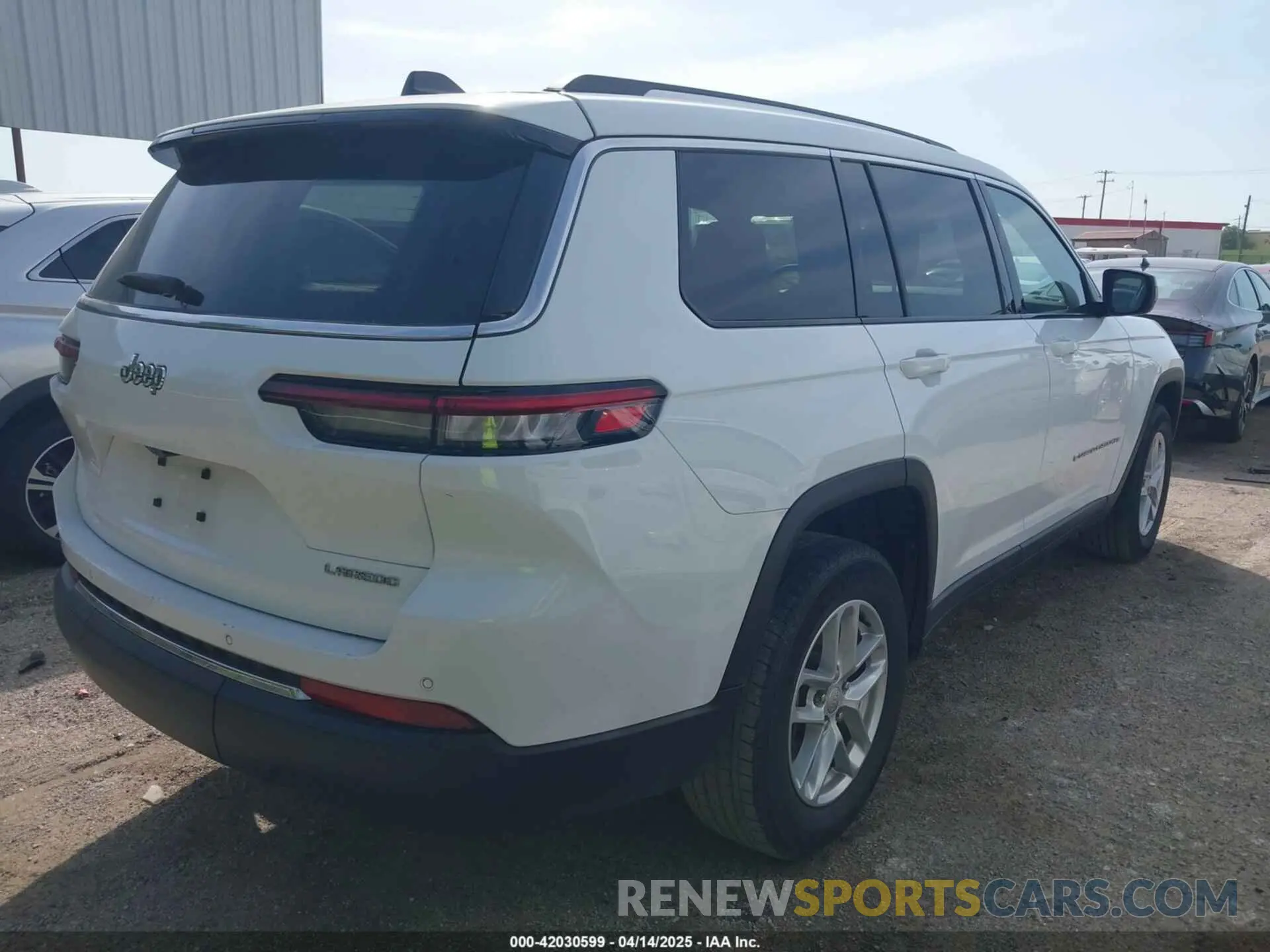 4 Photograph of a damaged car 1C4RJJAG3P8867331 JEEP GRAND CHEROKEE L 2023