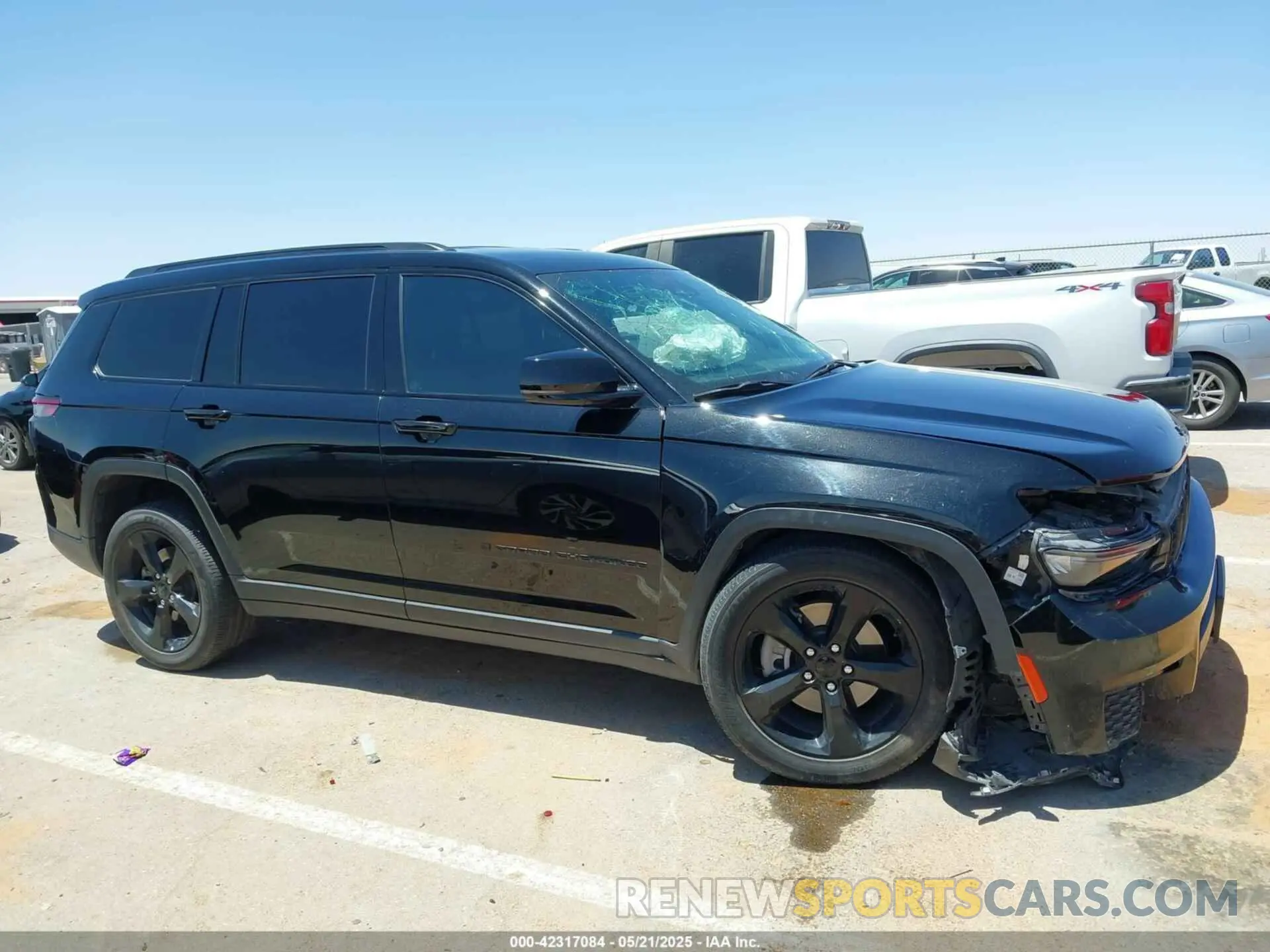 13 Photograph of a damaged car 1C4RJJAG5P8794267 JEEP GRAND CHEROKEE L 2023