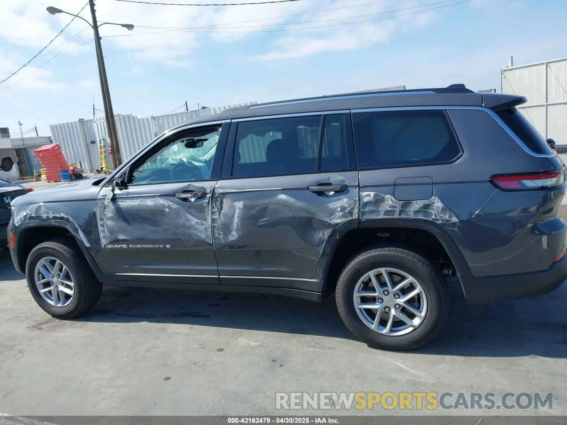 14 Photograph of a damaged car 1C4RJJAG6P8869591 JEEP GRAND CHEROKEE L 2023