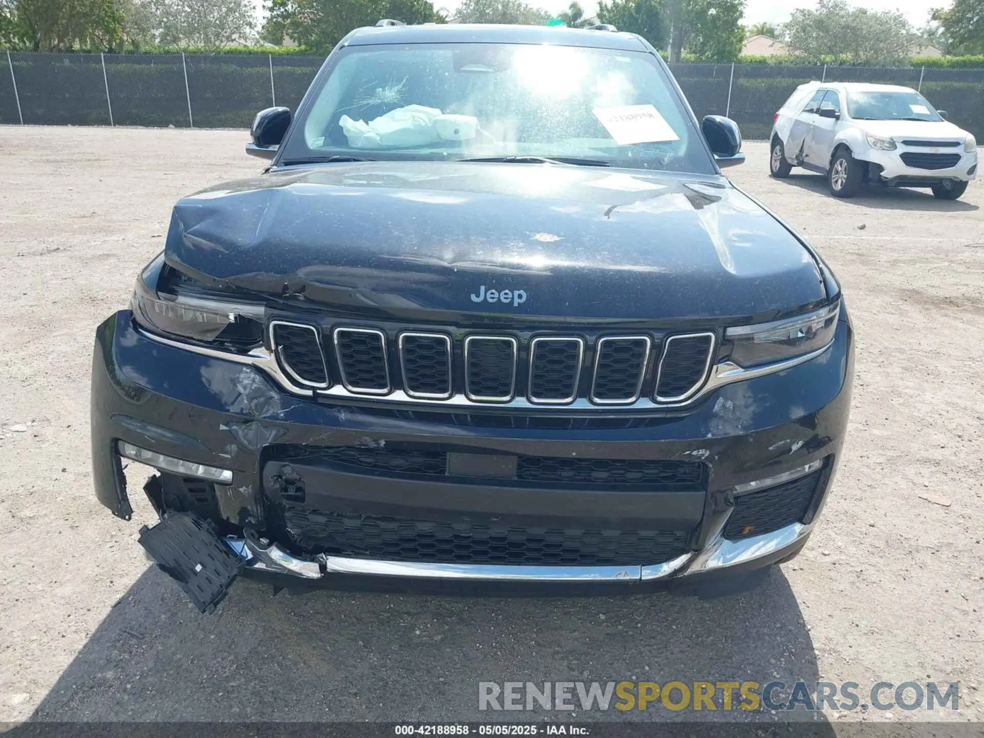 6 Photograph of a damaged car 1C4RJJBG7P8843712 JEEP GRAND CHEROKEE L 2023