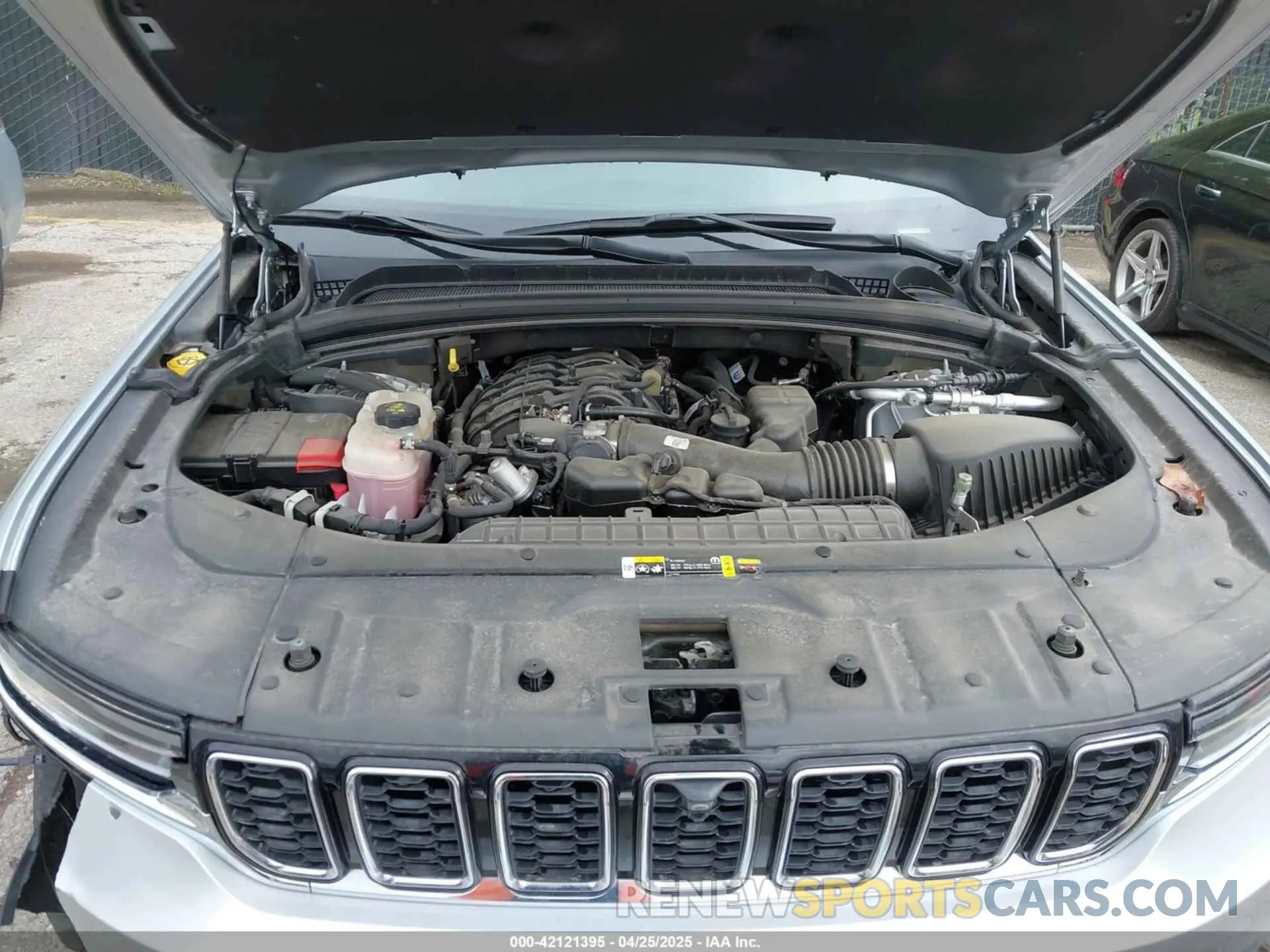10 Photograph of a damaged car 1C4RJJBG8P8890280 JEEP GRAND CHEROKEE L 2023