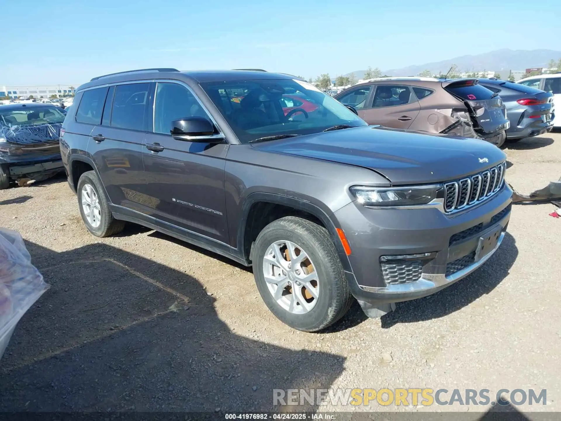 1 Photograph of a damaged car 1C4RJJBGXP8811644 JEEP GRAND CHEROKEE L 2023