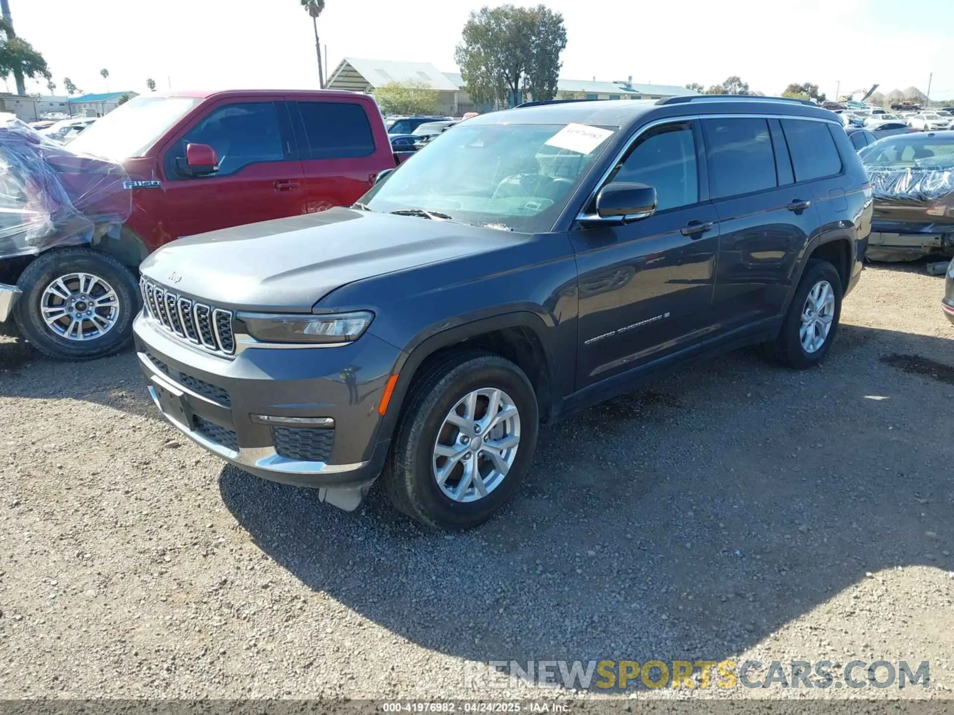 2 Photograph of a damaged car 1C4RJJBGXP8811644 JEEP GRAND CHEROKEE L 2023