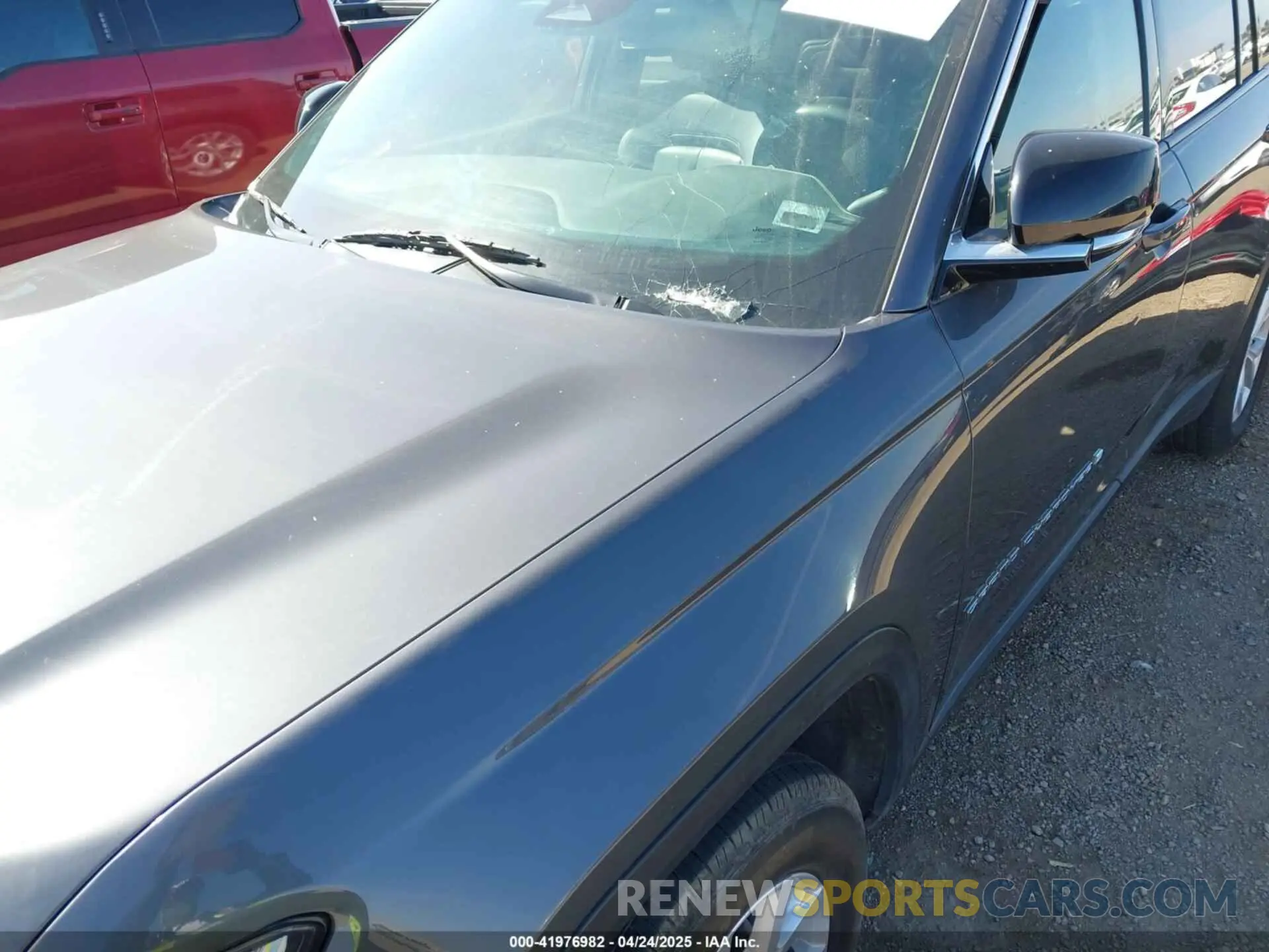 6 Photograph of a damaged car 1C4RJJBGXP8811644 JEEP GRAND CHEROKEE L 2023