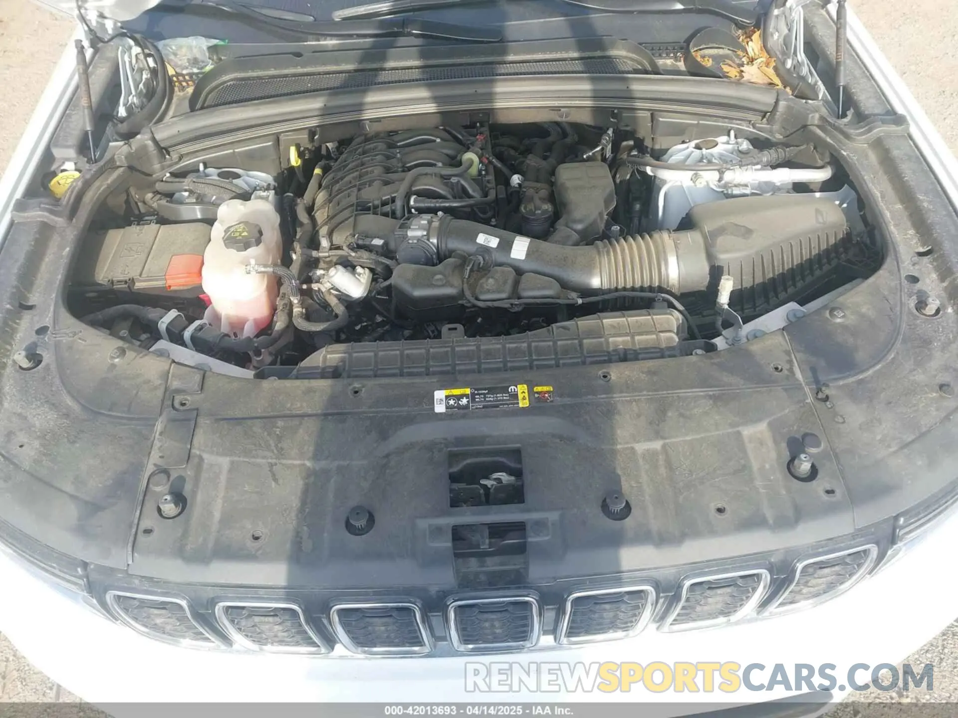 10 Photograph of a damaged car 1C4RJJBGXP8843705 JEEP GRAND CHEROKEE L 2023