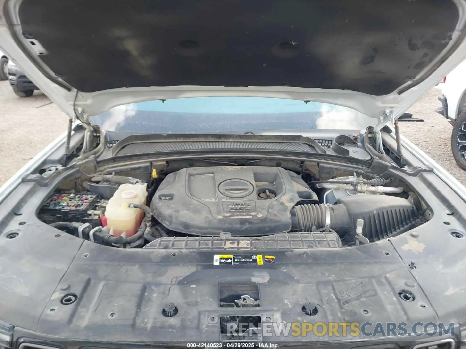 9 Photograph of a damaged car 1C4RJJEG3P8706777 JEEP GRAND CHEROKEE L 2023