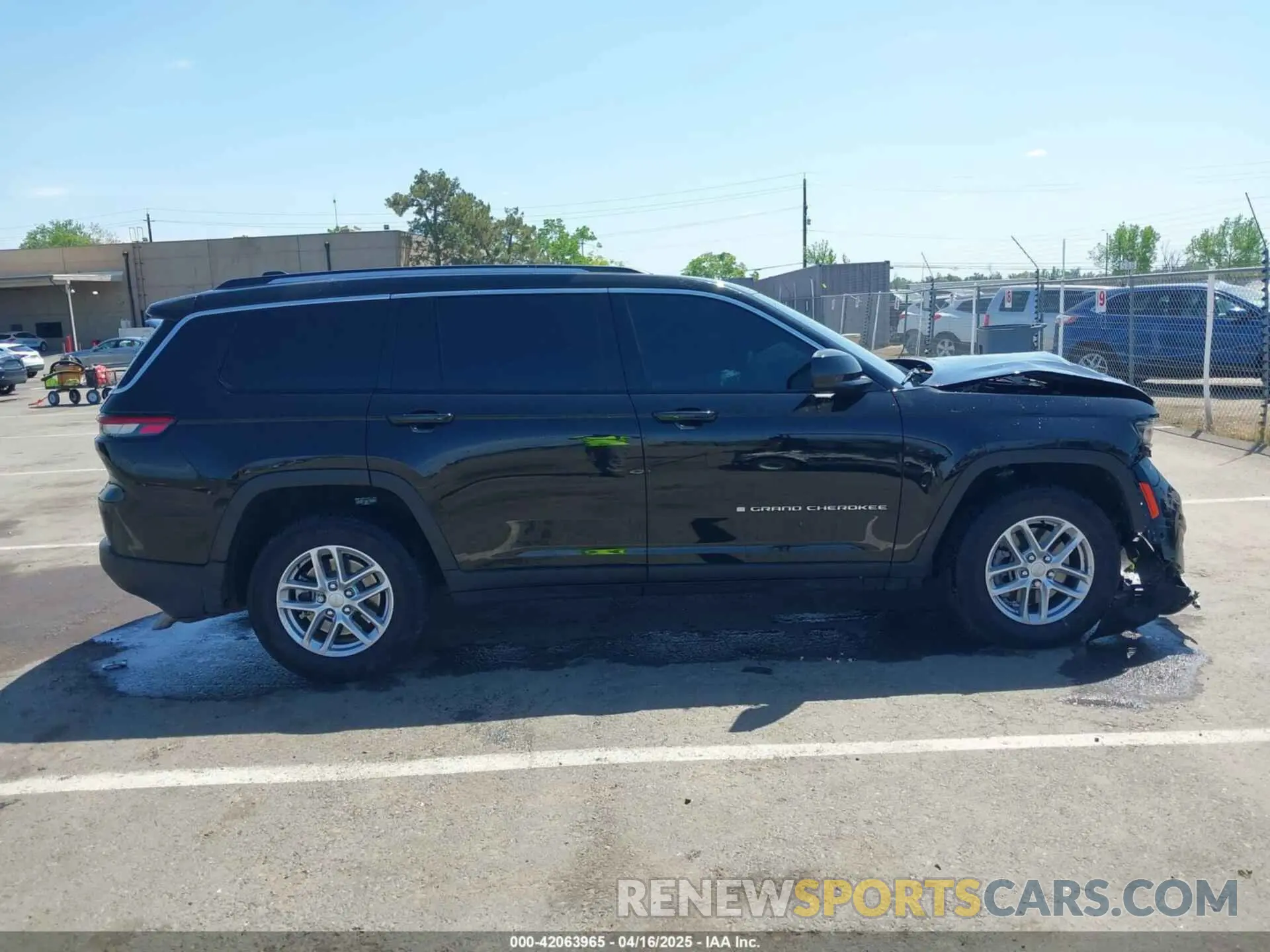 13 Photograph of a damaged car 1C4RJKAG0P8797714 JEEP GRAND CHEROKEE L 2023