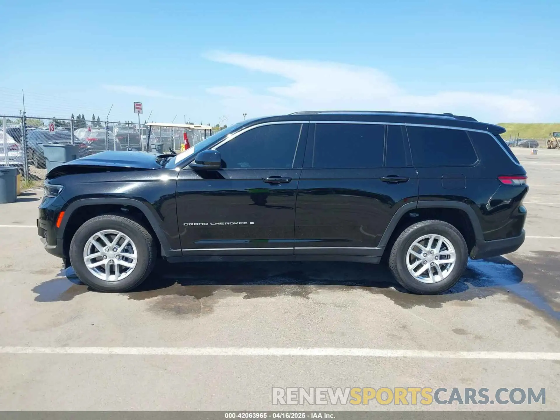 14 Photograph of a damaged car 1C4RJKAG0P8797714 JEEP GRAND CHEROKEE L 2023