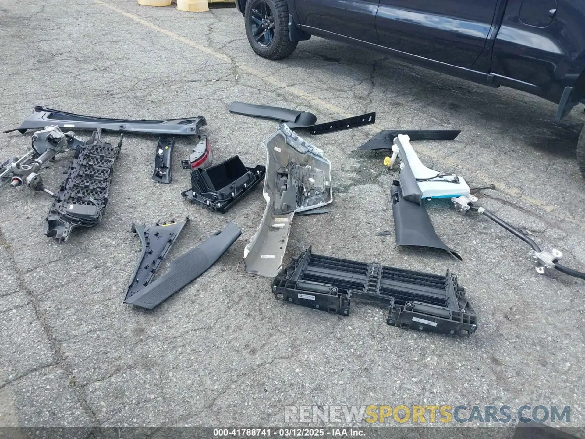 12 Photograph of a damaged car 1C4RJKAG0P8855367 JEEP GRAND CHEROKEE L 2023