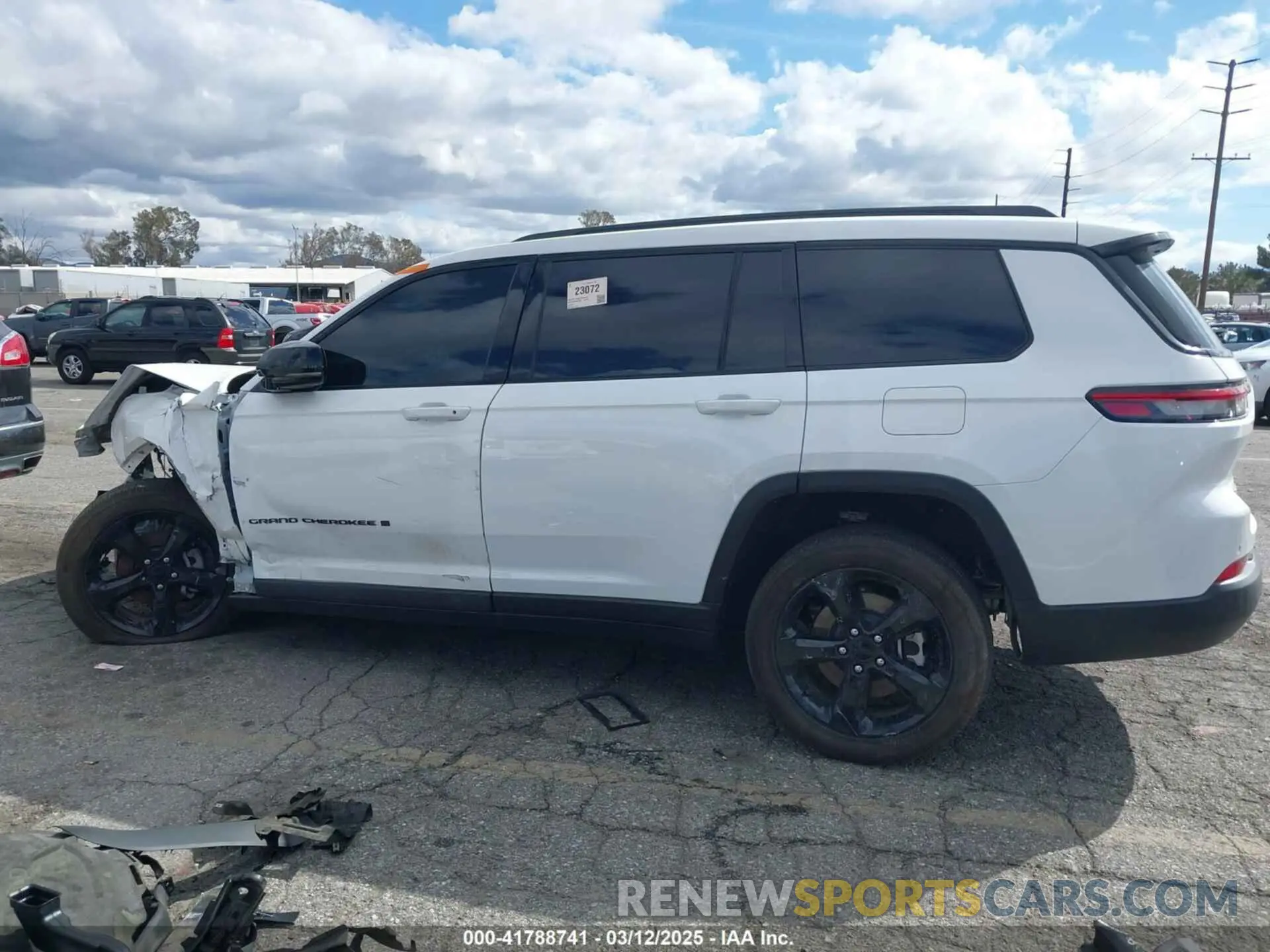 15 Photograph of a damaged car 1C4RJKAG0P8855367 JEEP GRAND CHEROKEE L 2023