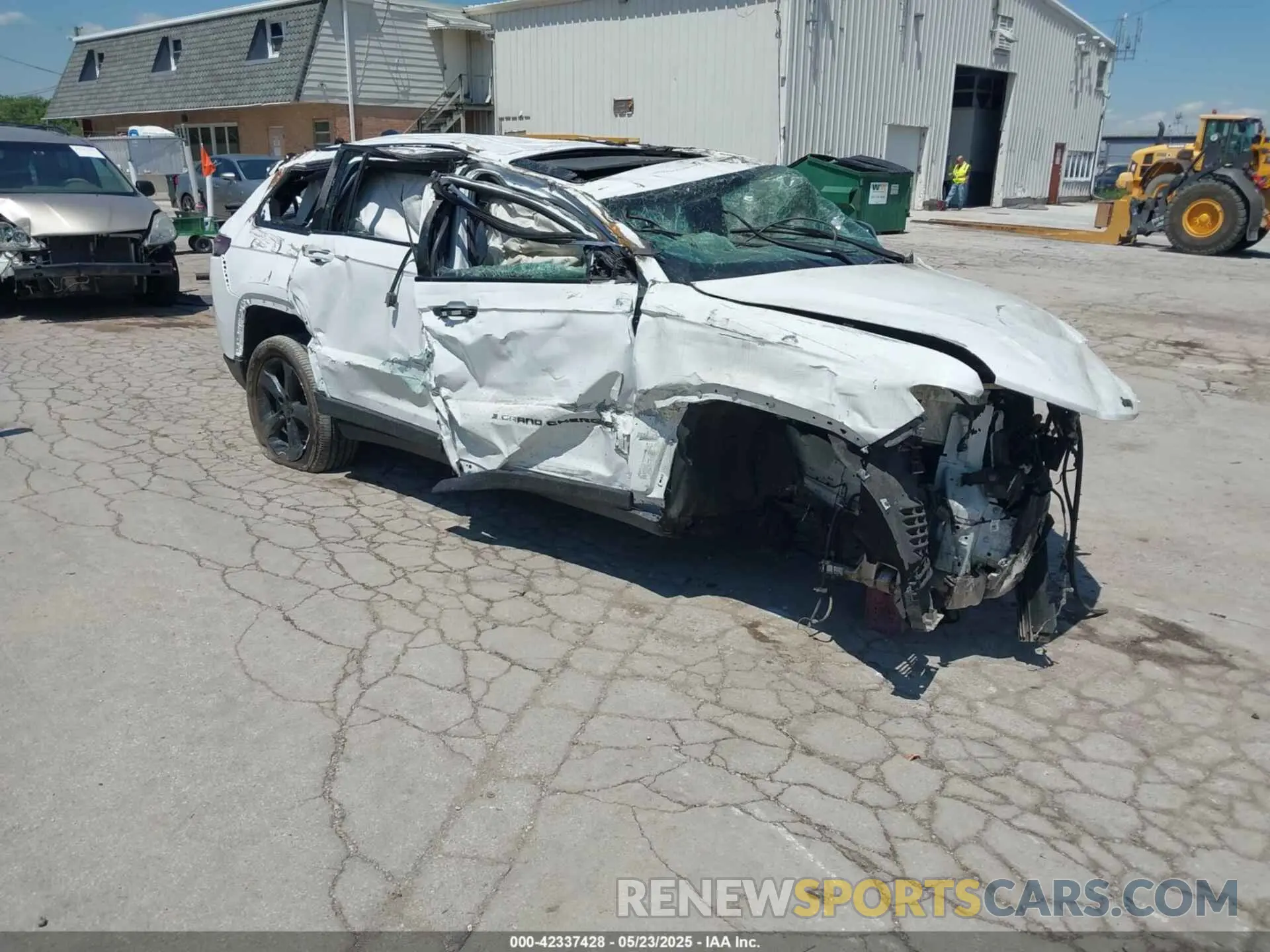 1 Photograph of a damaged car 1C4RJKAG1P8107064 JEEP GRAND CHEROKEE L 2023