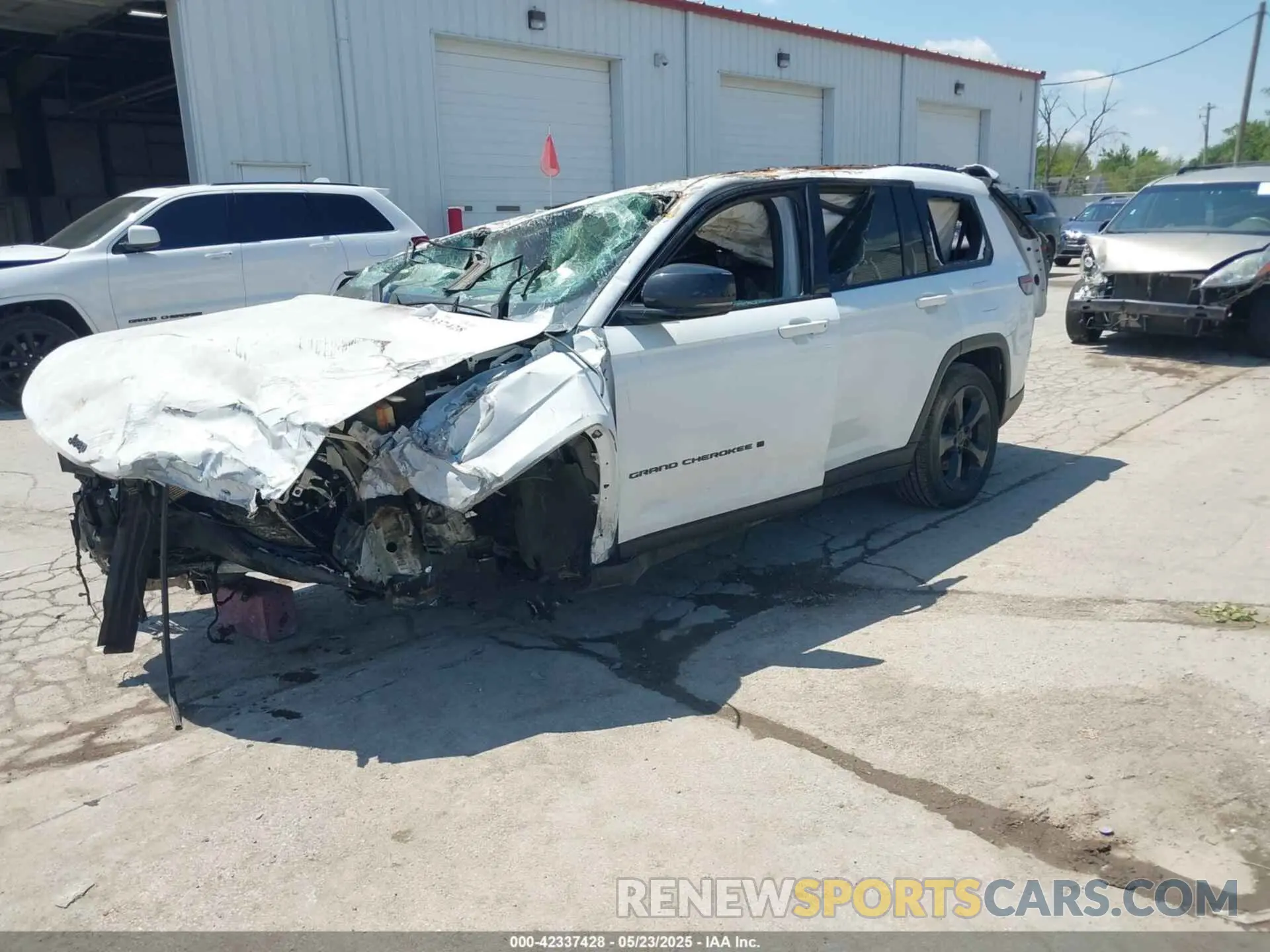 2 Photograph of a damaged car 1C4RJKAG1P8107064 JEEP GRAND CHEROKEE L 2023