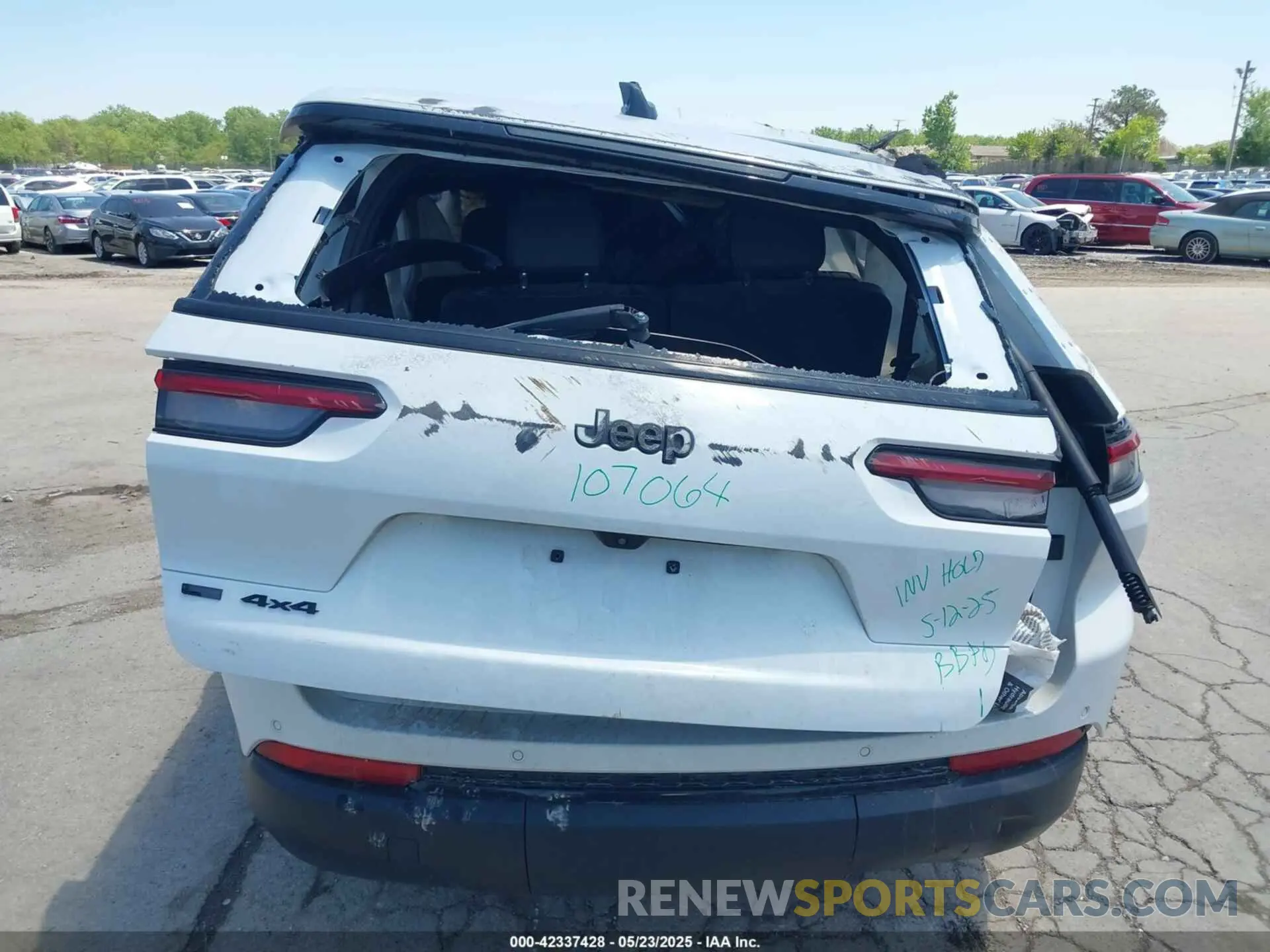 6 Photograph of a damaged car 1C4RJKAG1P8107064 JEEP GRAND CHEROKEE L 2023
