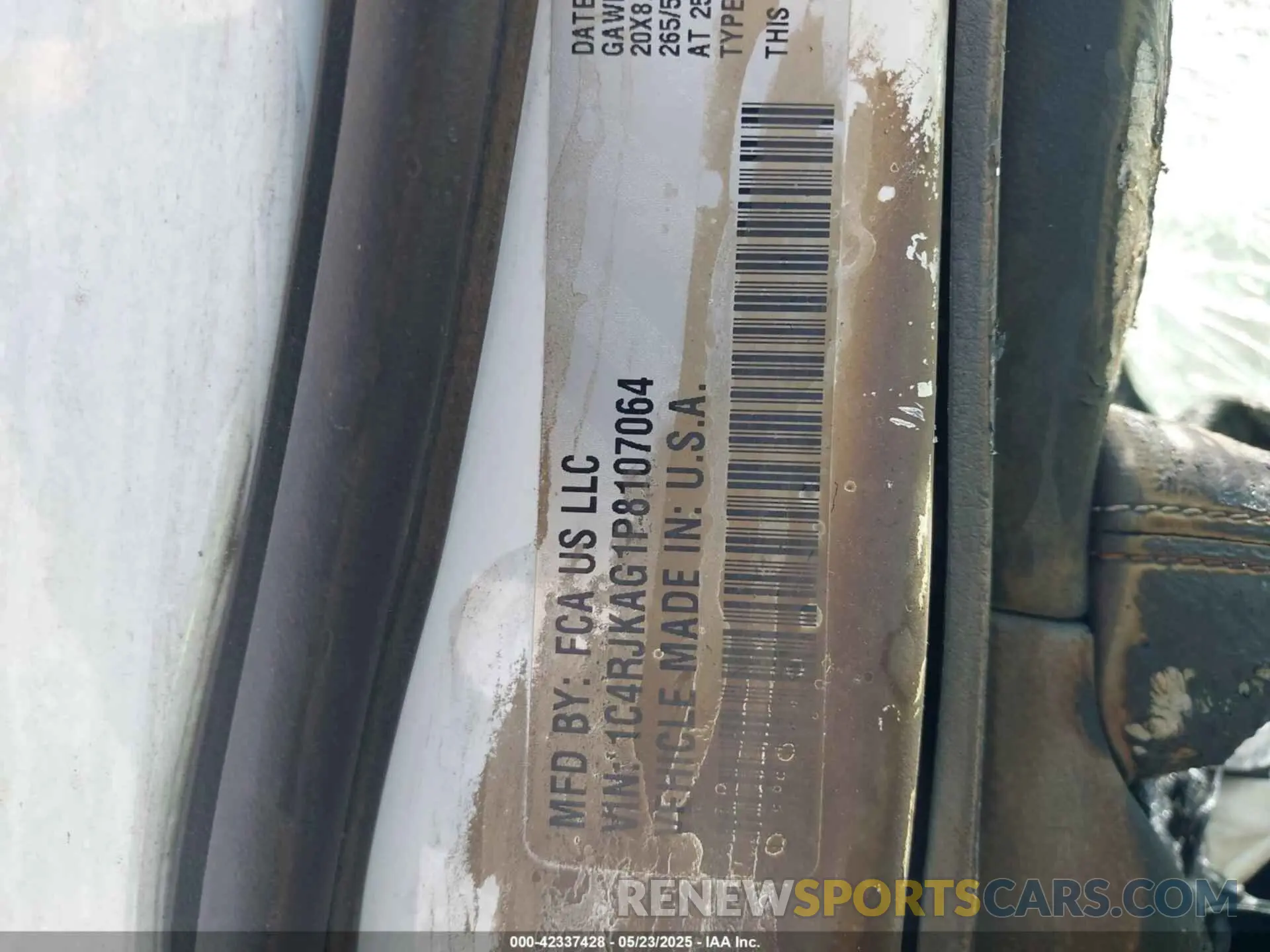 9 Photograph of a damaged car 1C4RJKAG1P8107064 JEEP GRAND CHEROKEE L 2023