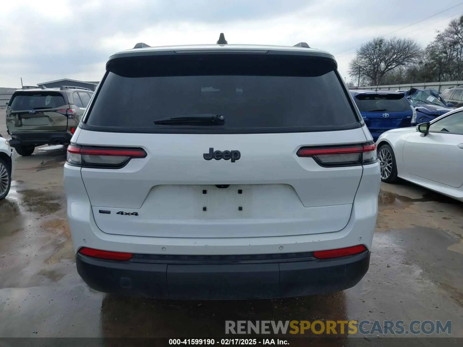 16 Photograph of a damaged car 1C4RJKAG1P8700942 JEEP GRAND CHEROKEE L 2023