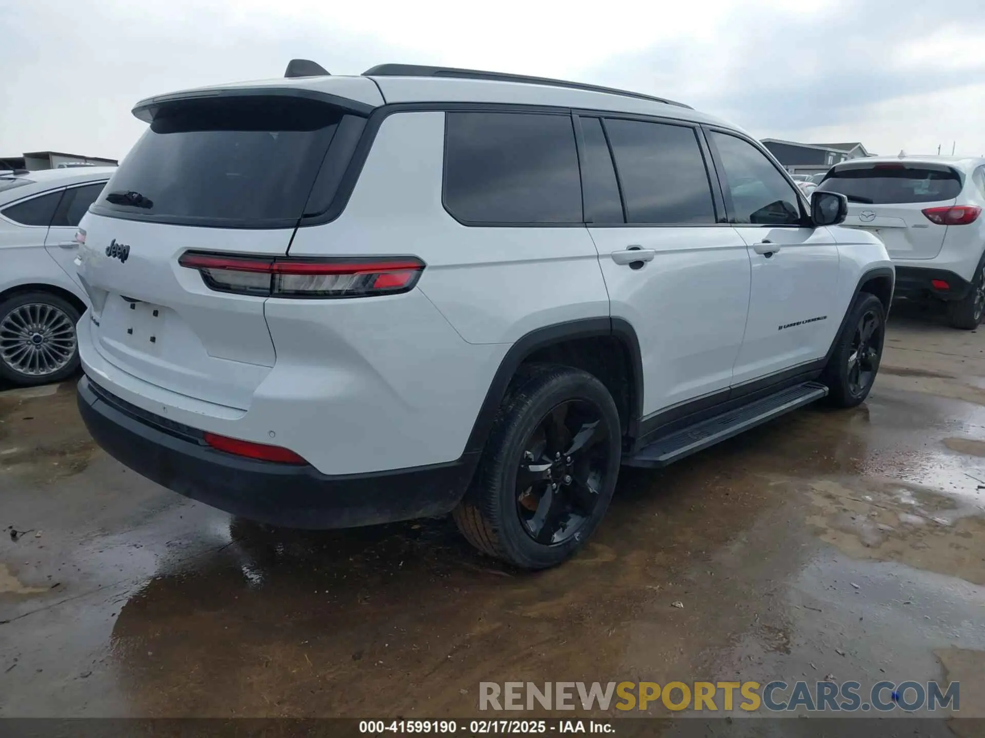 4 Photograph of a damaged car 1C4RJKAG1P8700942 JEEP GRAND CHEROKEE L 2023