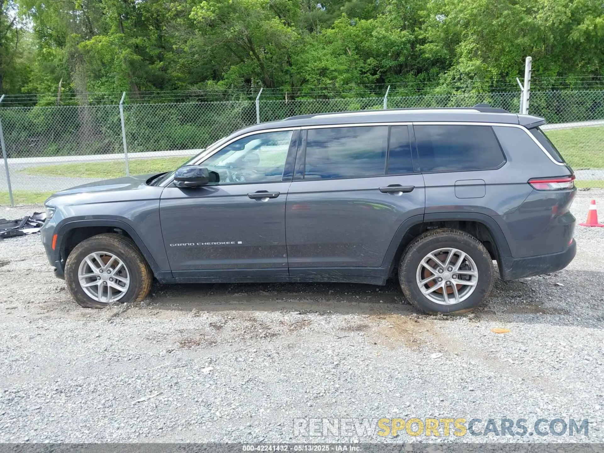 14 Photograph of a damaged car 1C4RJKAG1P8710032 JEEP GRAND CHEROKEE L 2023