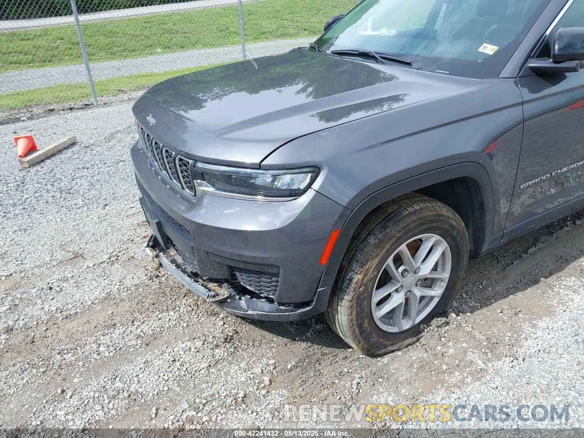 18 Photograph of a damaged car 1C4RJKAG1P8710032 JEEP GRAND CHEROKEE L 2023