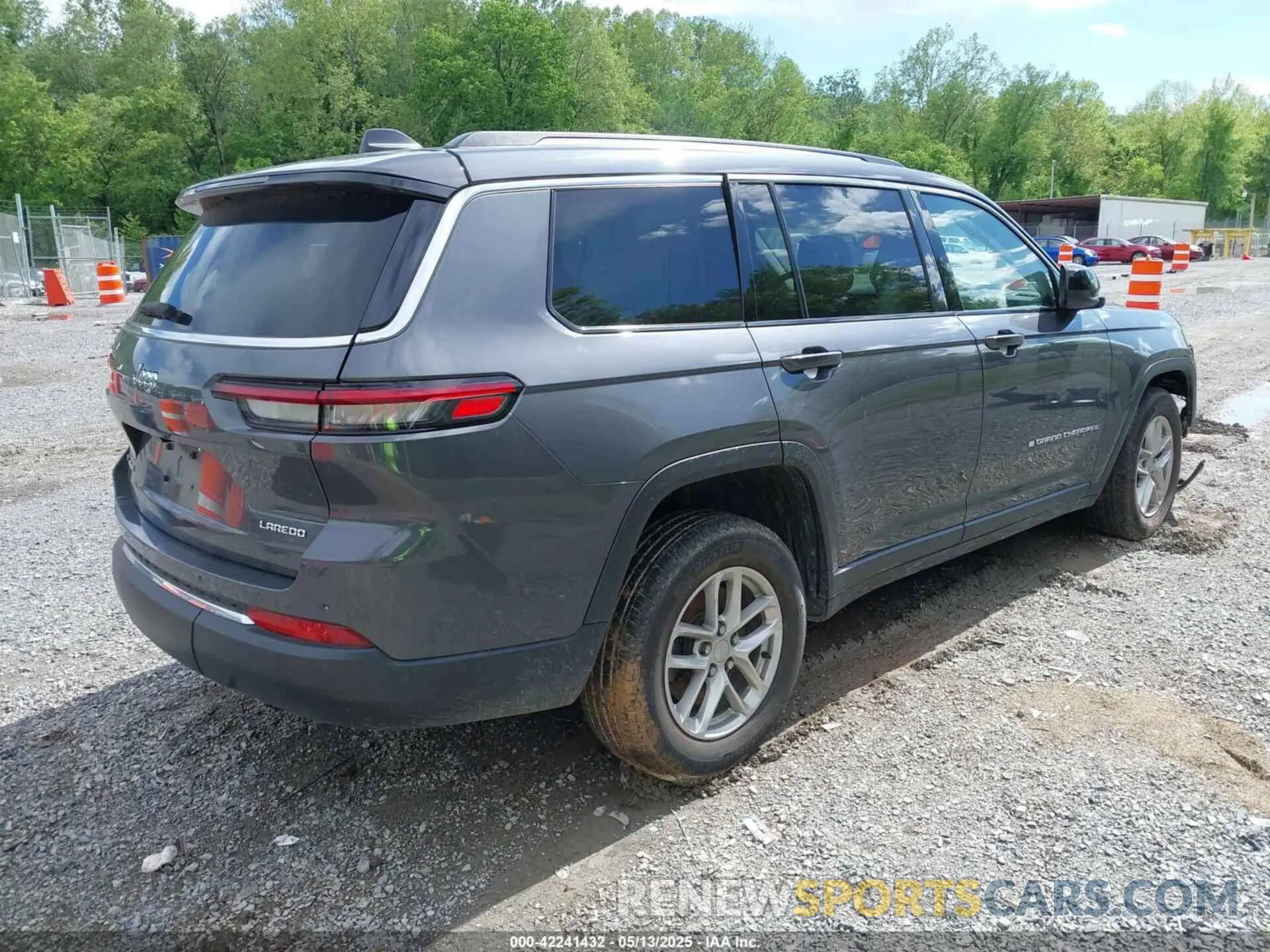 4 Photograph of a damaged car 1C4RJKAG1P8710032 JEEP GRAND CHEROKEE L 2023