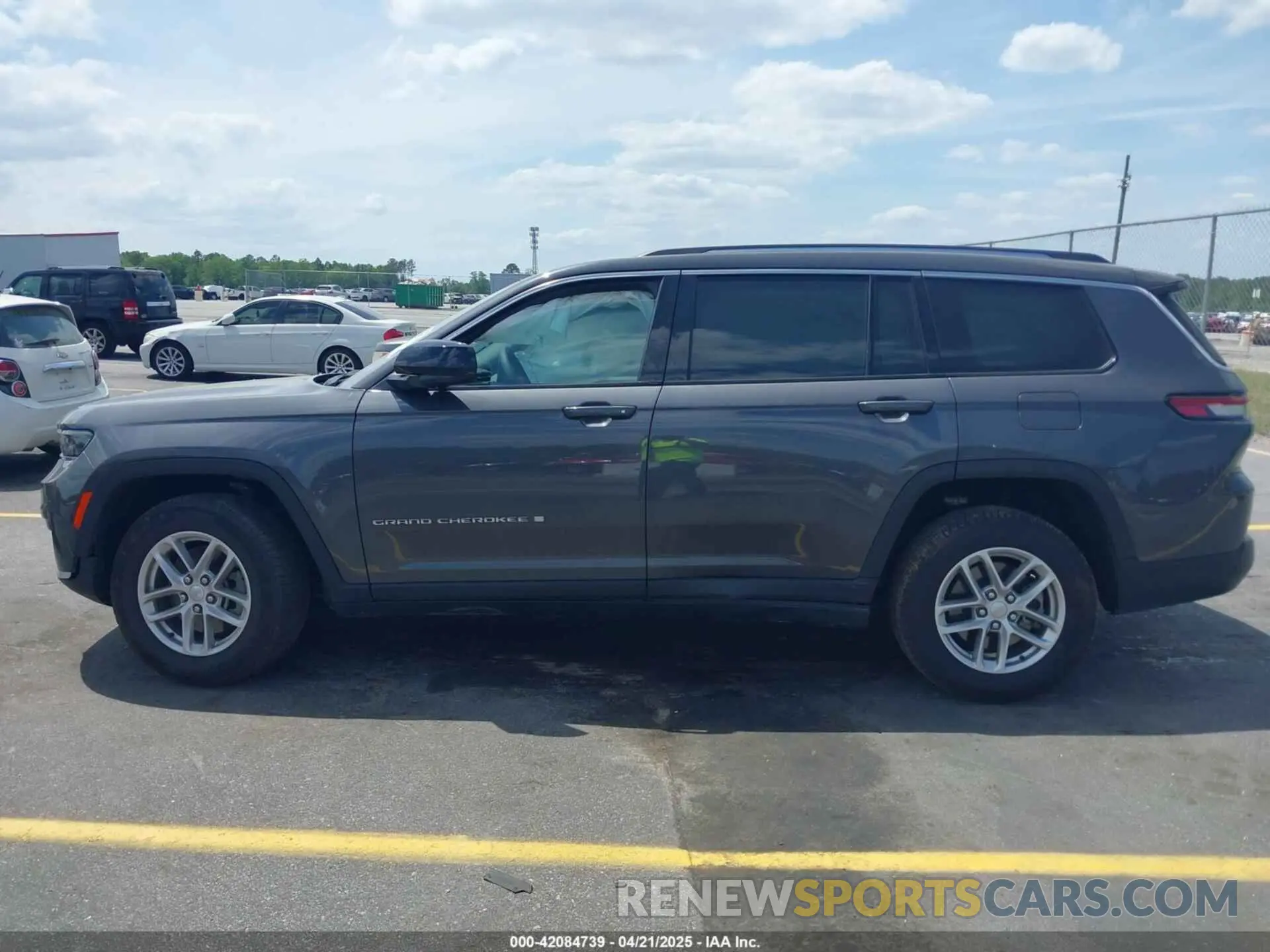 14 Photograph of a damaged car 1C4RJKAG3P8109737 JEEP GRAND CHEROKEE L 2023