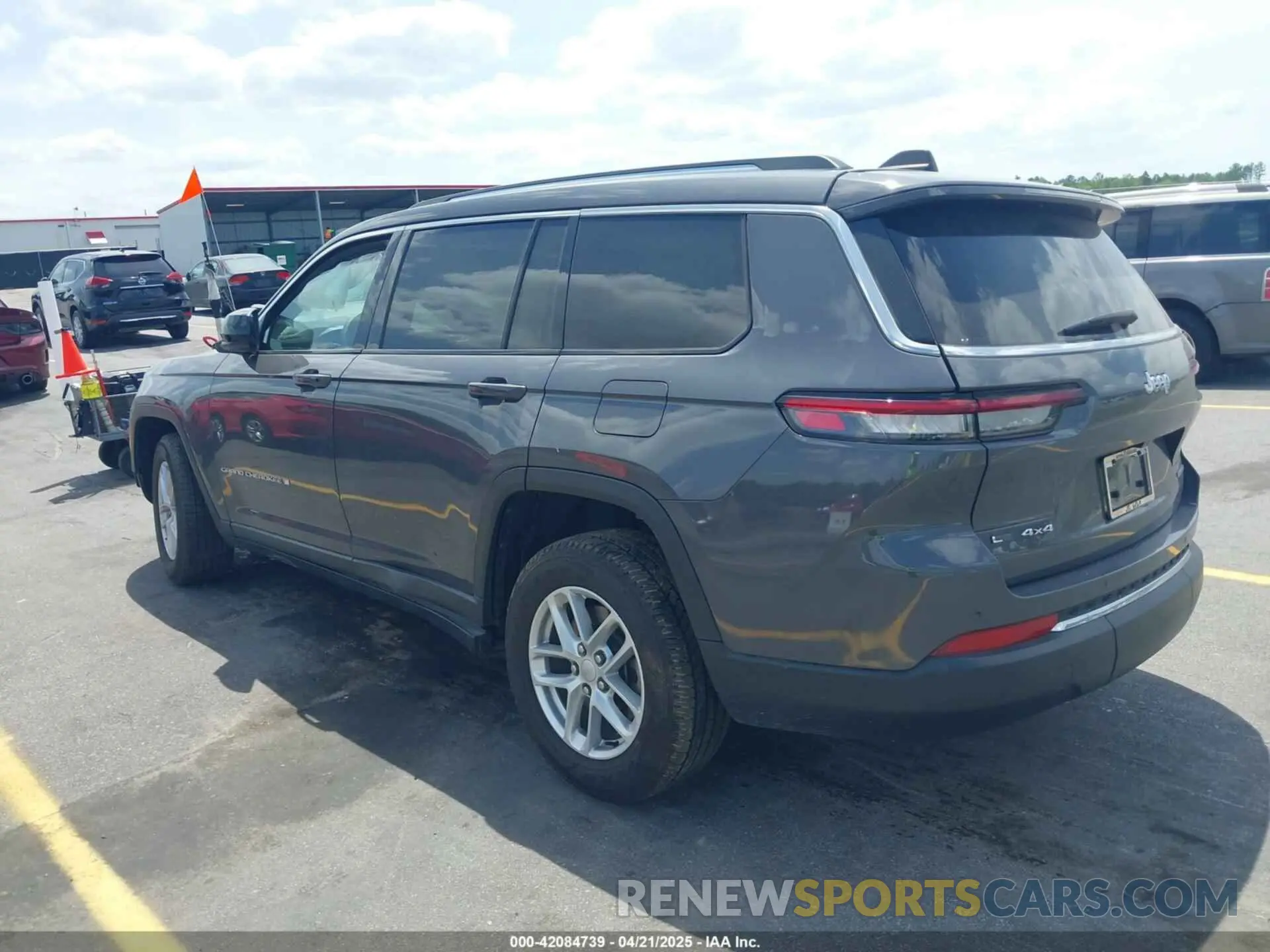 3 Photograph of a damaged car 1C4RJKAG3P8109737 JEEP GRAND CHEROKEE L 2023