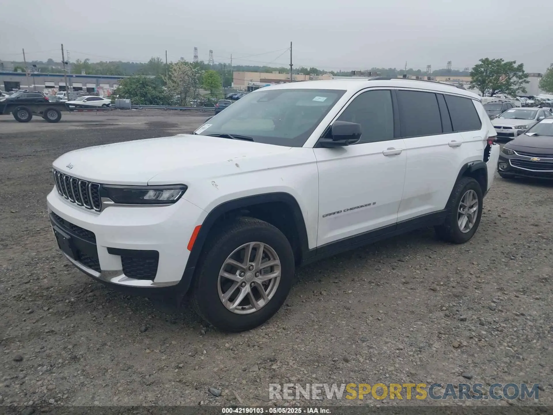 2 Photograph of a damaged car 1C4RJKAG3P8729567 JEEP GRAND CHEROKEE L 2023