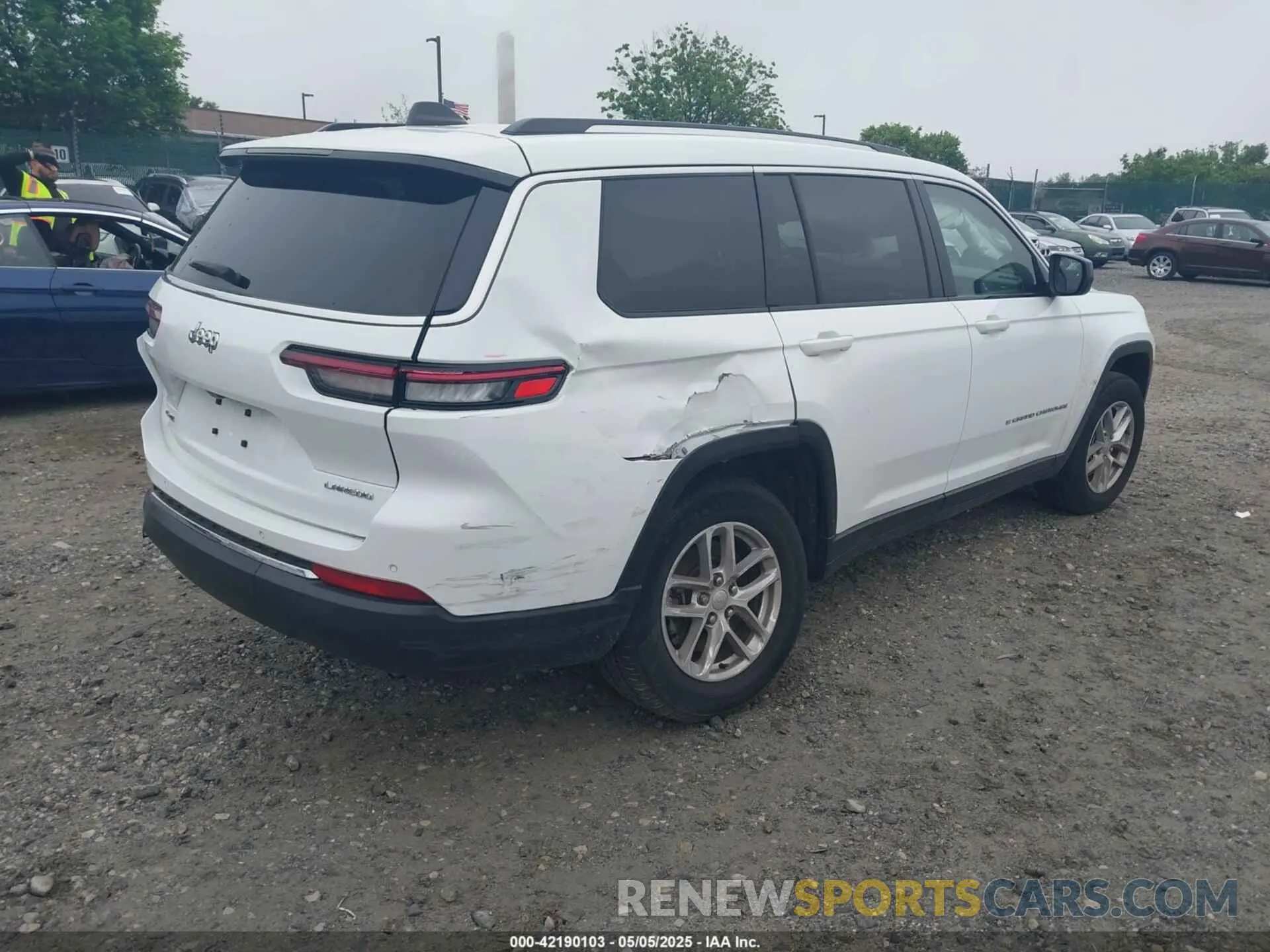 4 Photograph of a damaged car 1C4RJKAG3P8729567 JEEP GRAND CHEROKEE L 2023