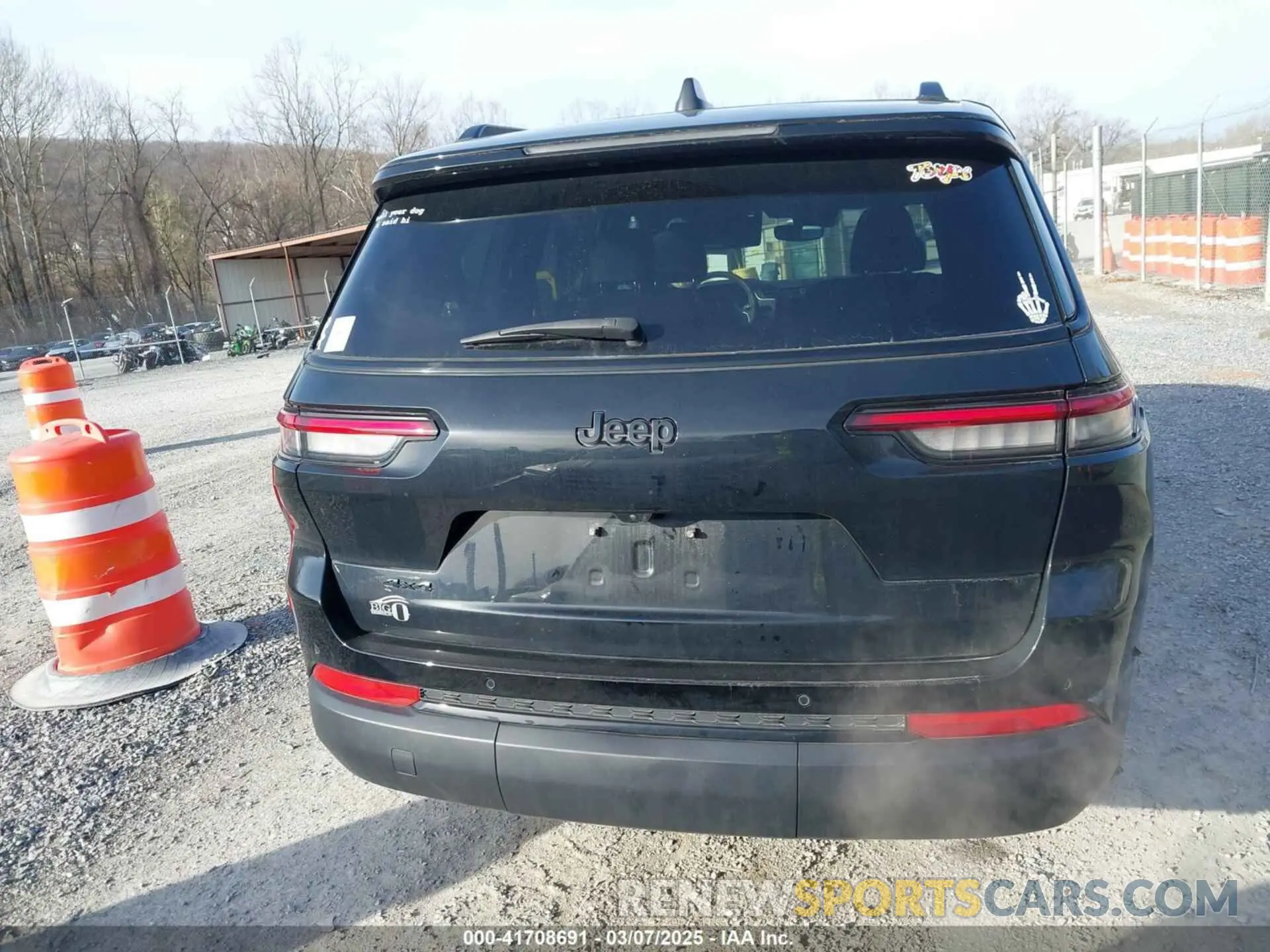 16 Photograph of a damaged car 1C4RJKAG3P8841009 JEEP GRAND CHEROKEE L 2023