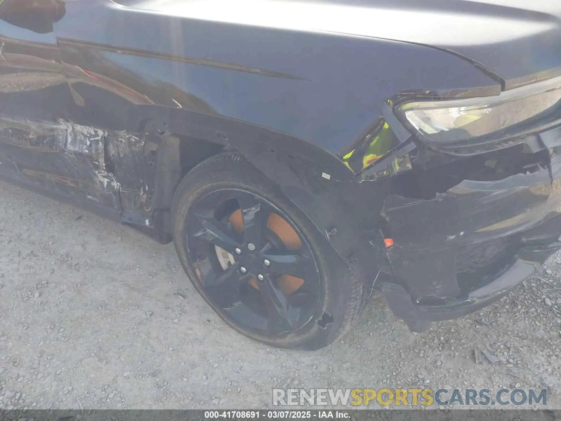 17 Photograph of a damaged car 1C4RJKAG3P8841009 JEEP GRAND CHEROKEE L 2023