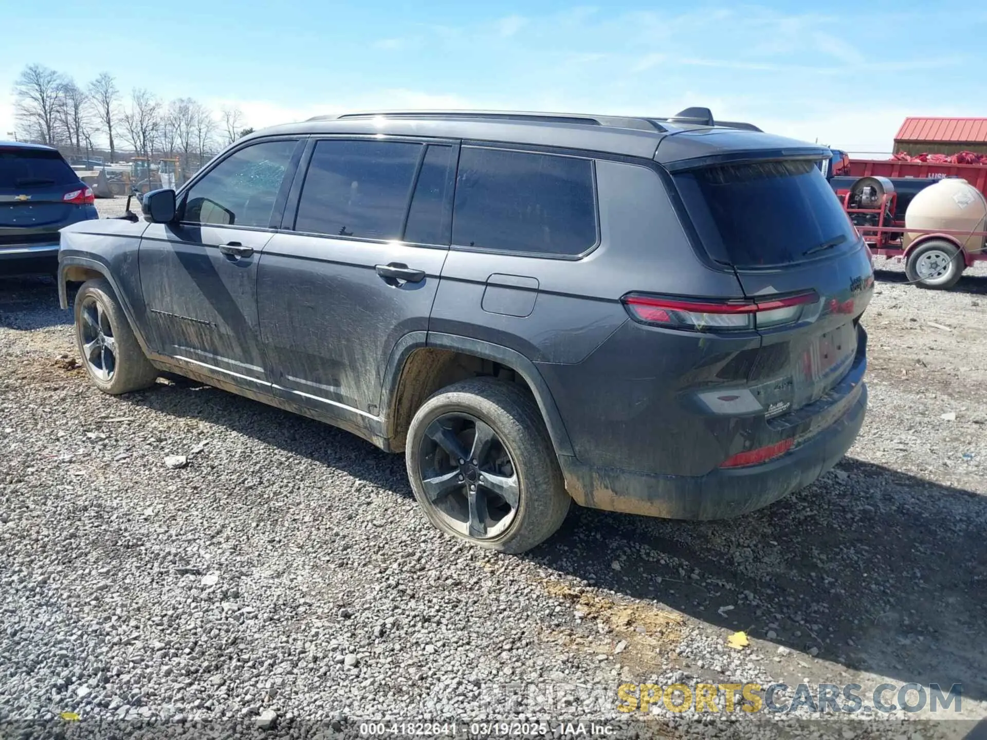 3 Photograph of a damaged car 1C4RJKAG4P8769673 JEEP GRAND CHEROKEE L 2023