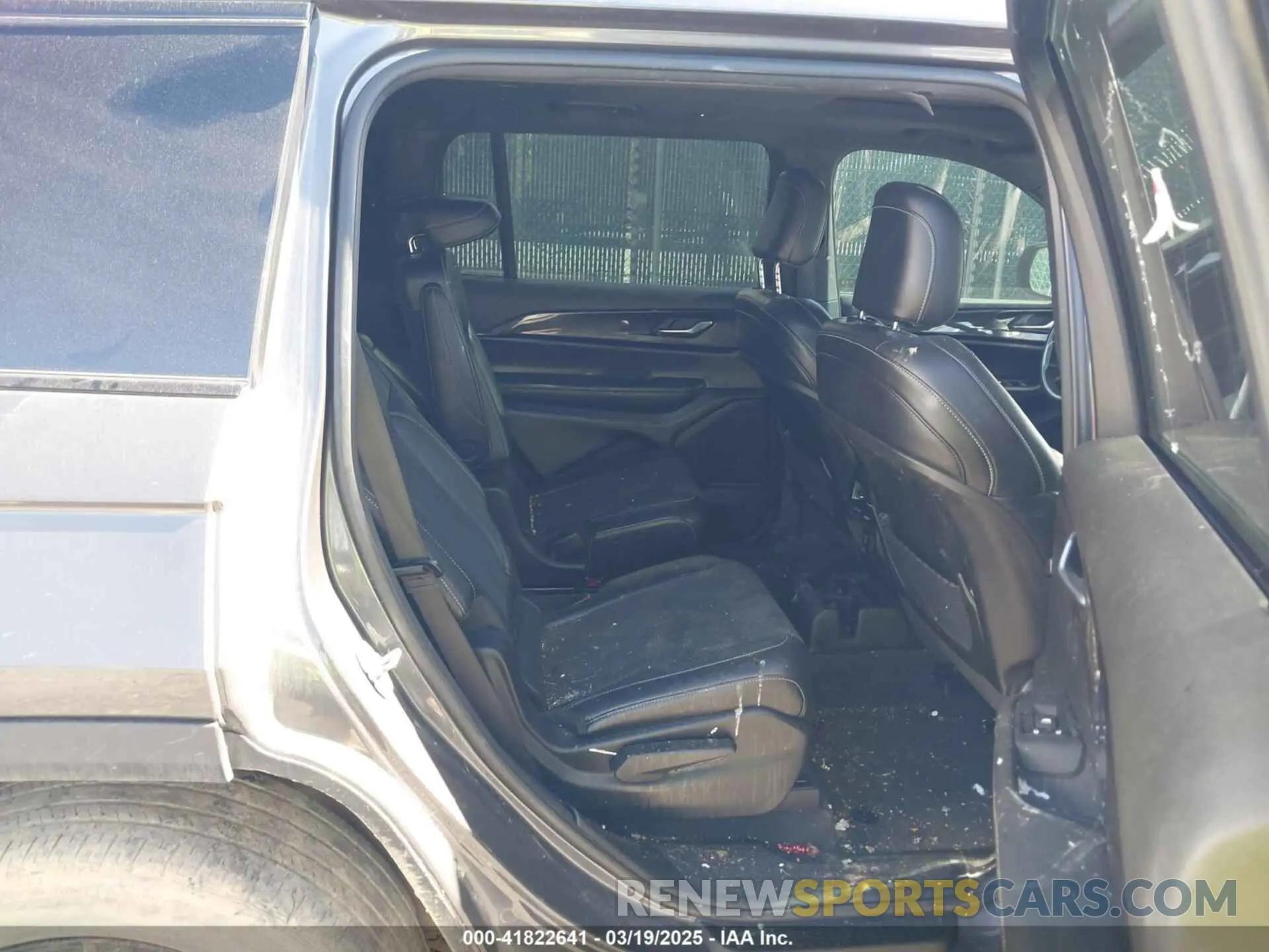8 Photograph of a damaged car 1C4RJKAG4P8769673 JEEP GRAND CHEROKEE L 2023