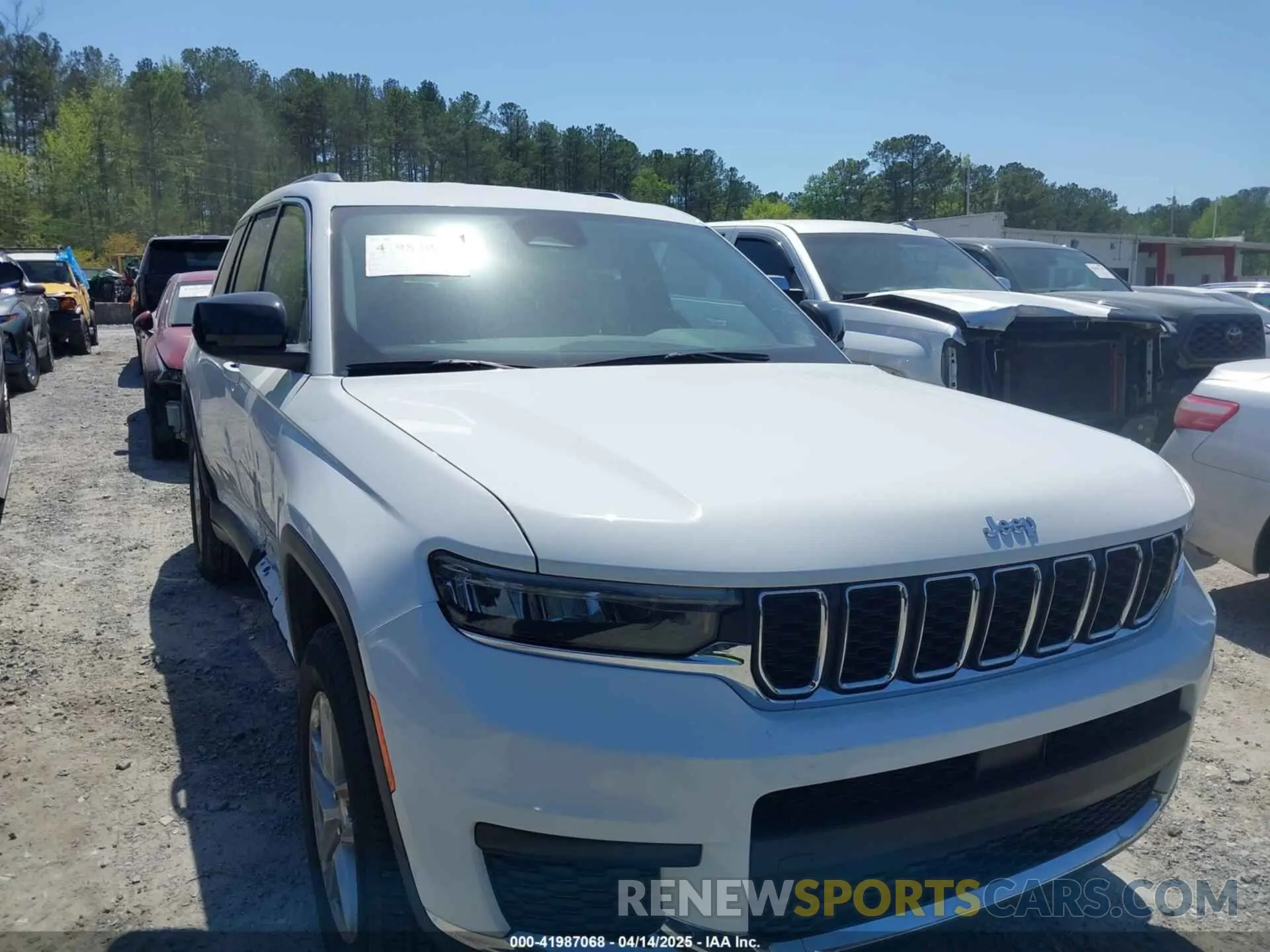 1 Photograph of a damaged car 1C4RJKAG4P8884547 JEEP GRAND CHEROKEE L 2023