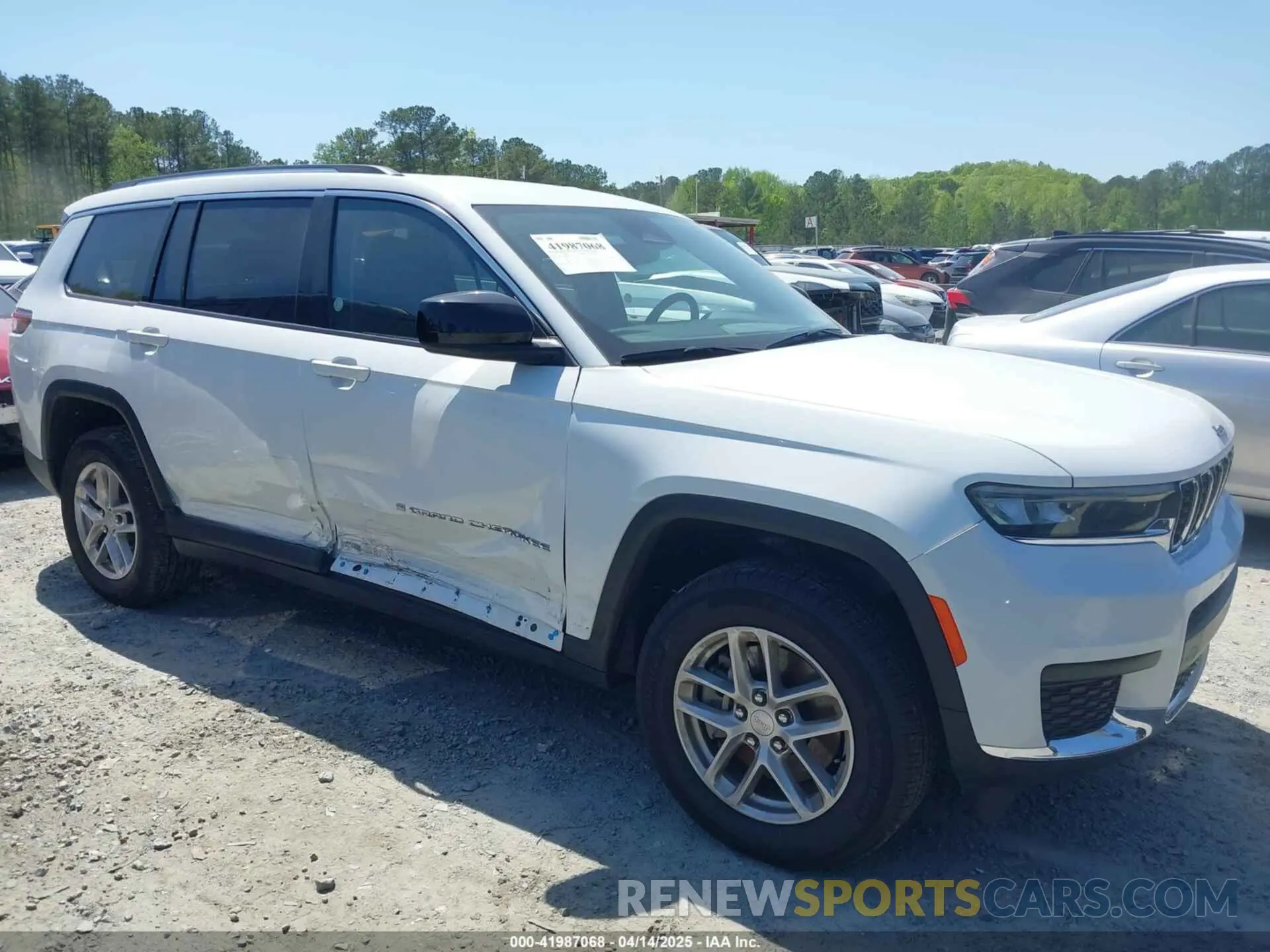13 Photograph of a damaged car 1C4RJKAG4P8884547 JEEP GRAND CHEROKEE L 2023
