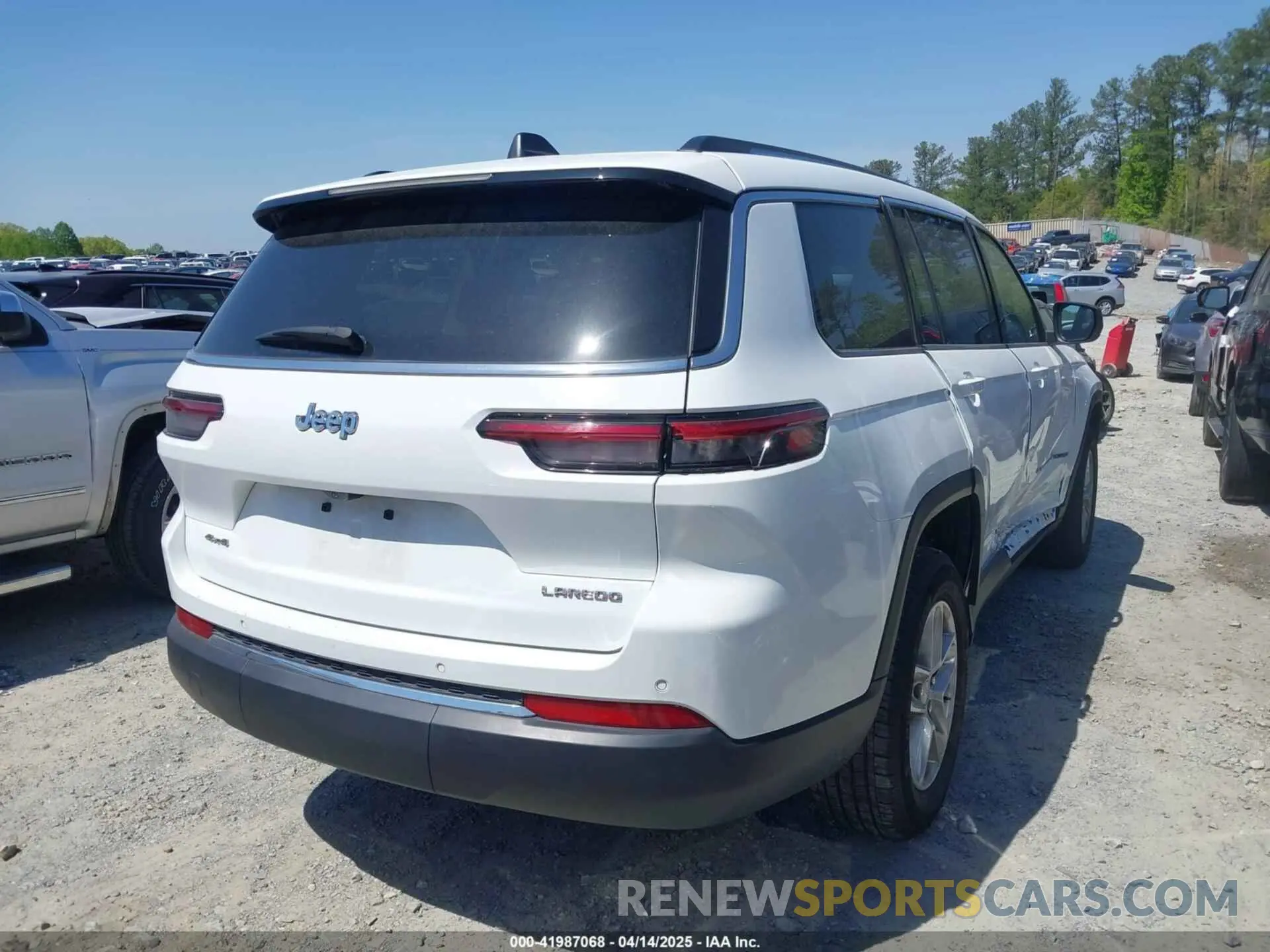 4 Photograph of a damaged car 1C4RJKAG4P8884547 JEEP GRAND CHEROKEE L 2023