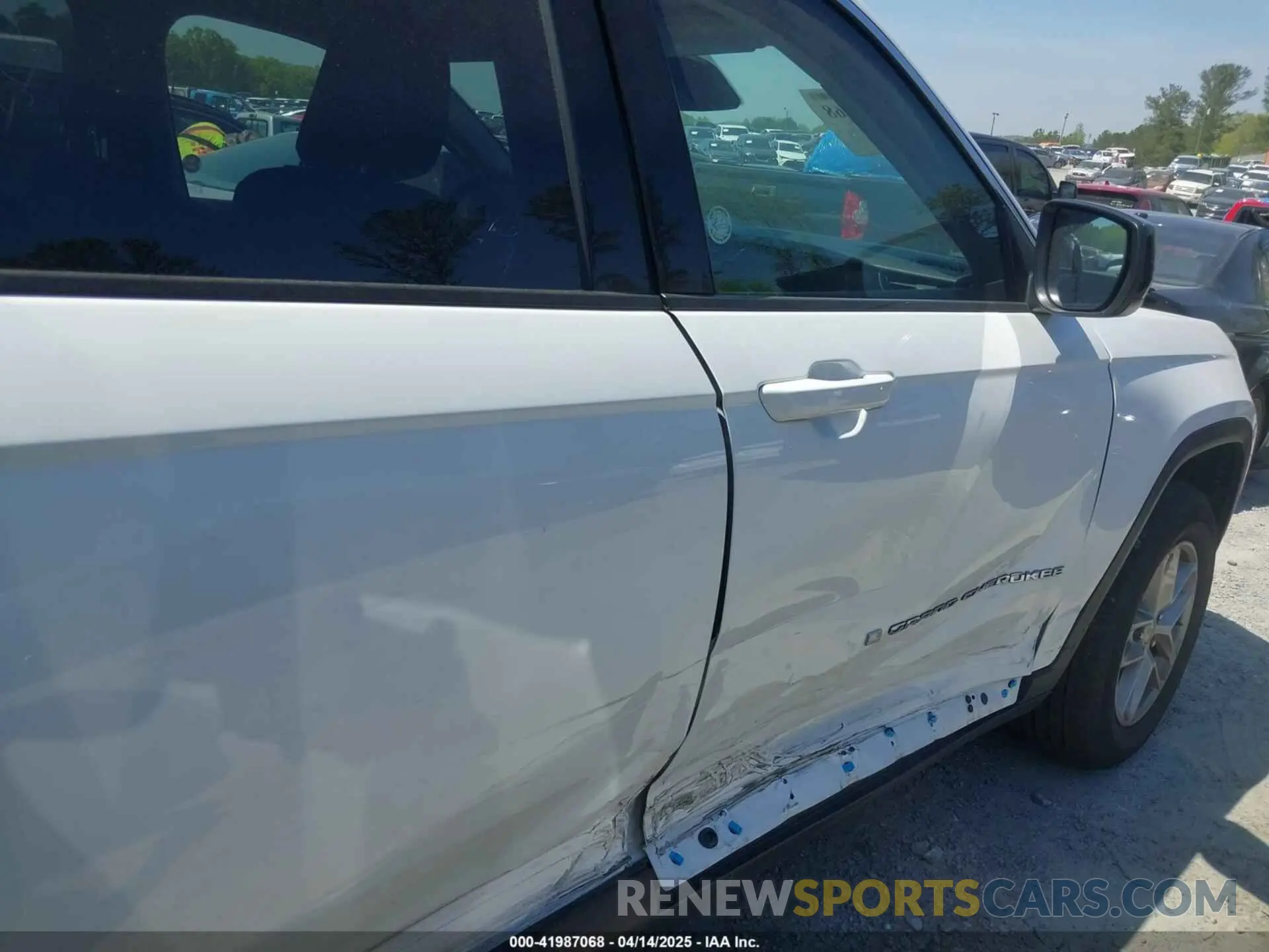 6 Photograph of a damaged car 1C4RJKAG4P8884547 JEEP GRAND CHEROKEE L 2023