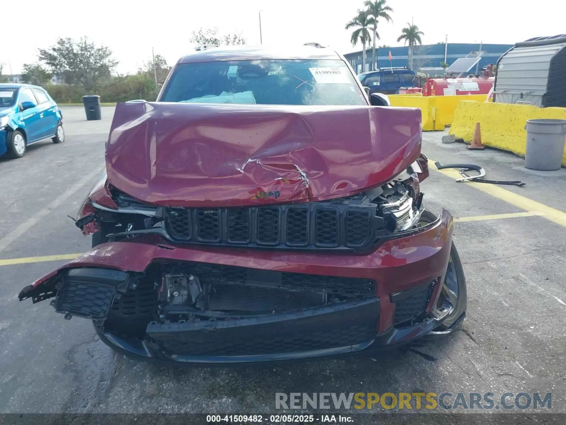 13 Photograph of a damaged car 1C4RJKAG4P8894737 JEEP GRAND CHEROKEE L 2023