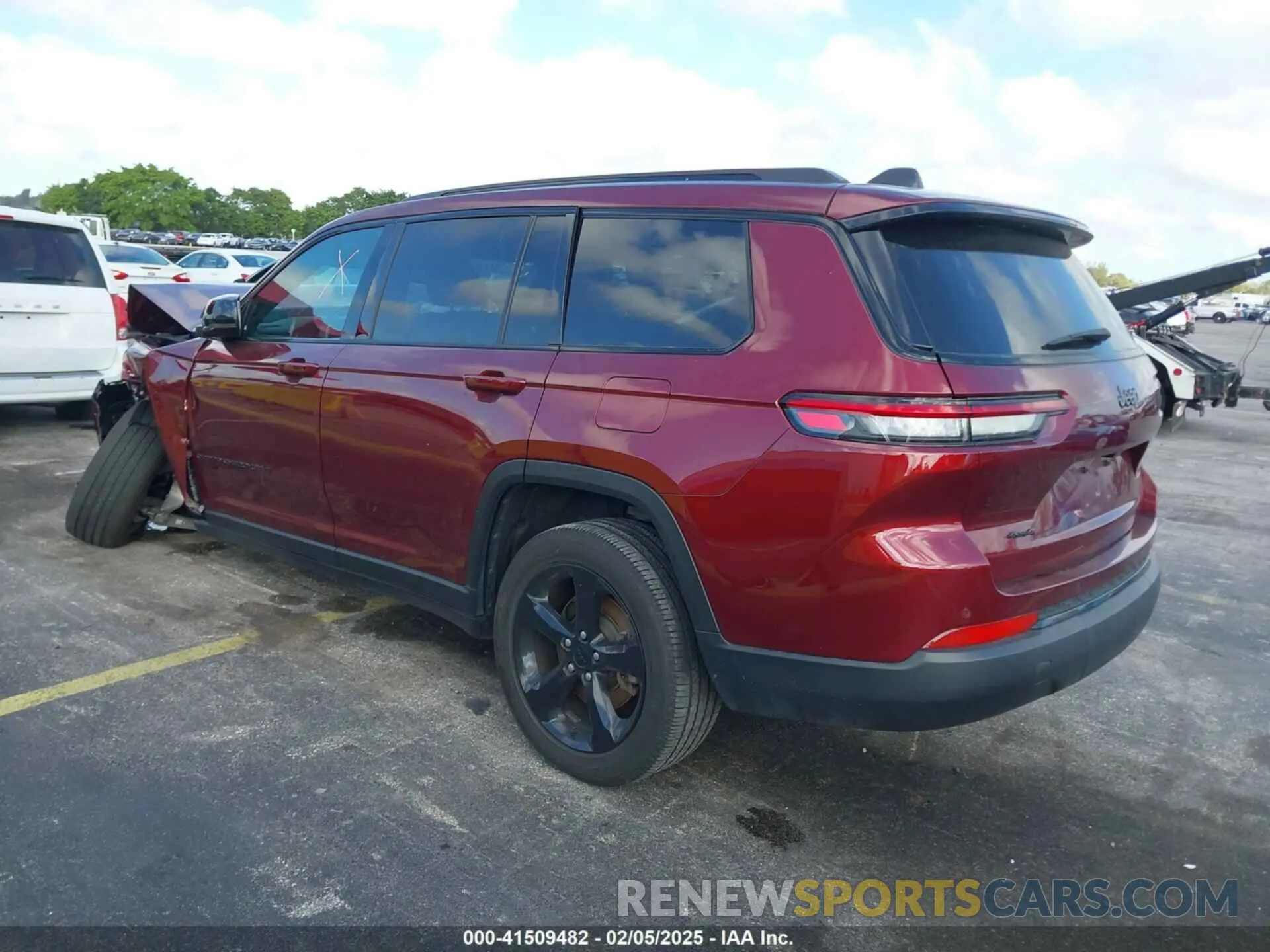 3 Photograph of a damaged car 1C4RJKAG4P8894737 JEEP GRAND CHEROKEE L 2023