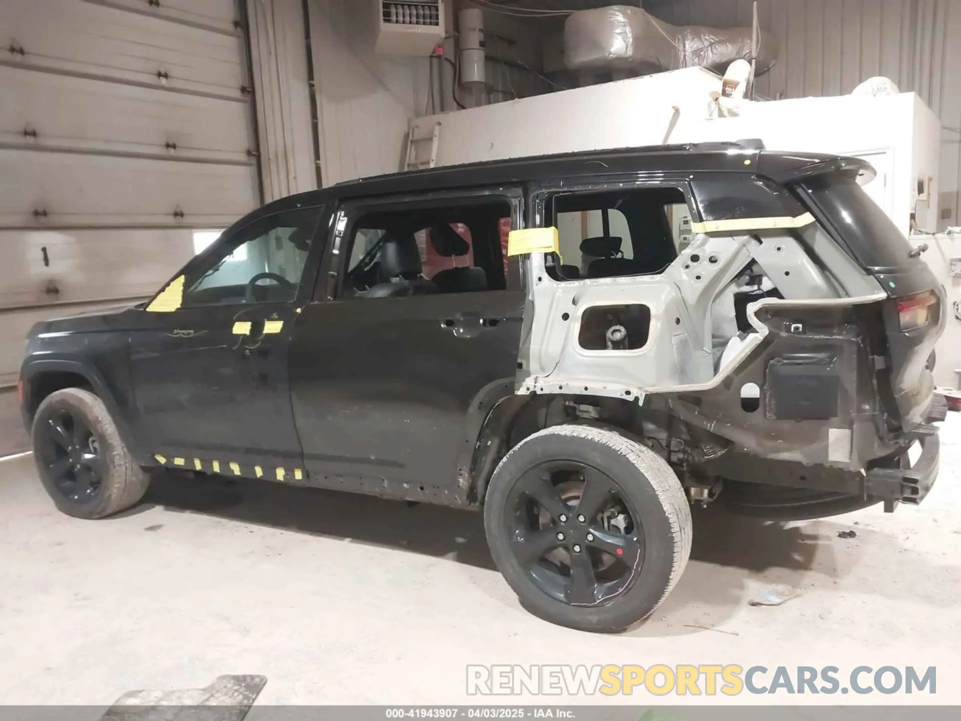 15 Photograph of a damaged car 1C4RJKAG5P8851704 JEEP GRAND CHEROKEE L 2023