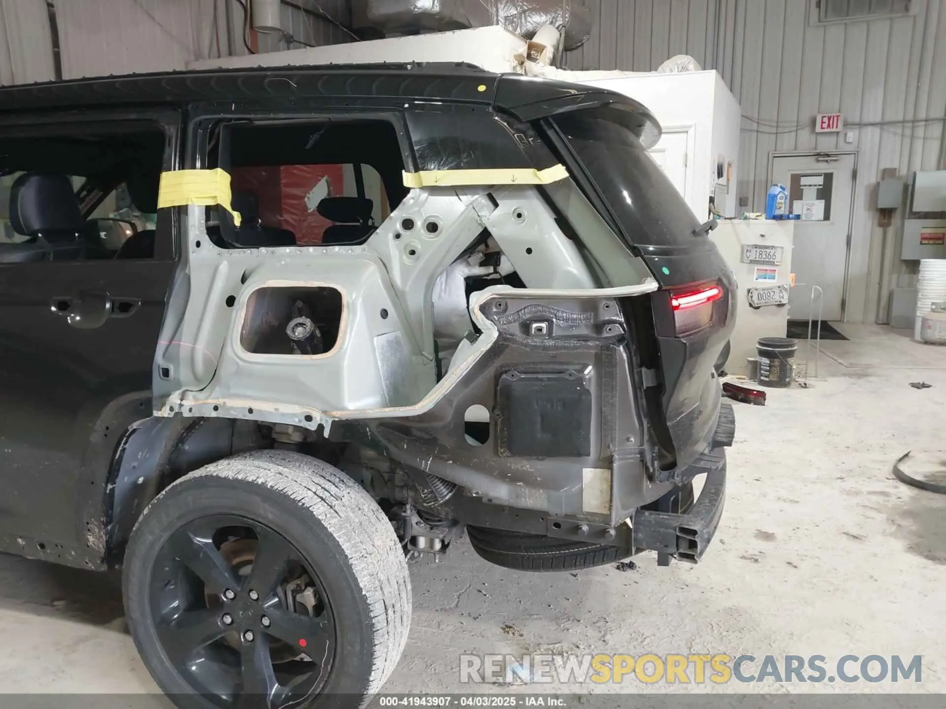 19 Photograph of a damaged car 1C4RJKAG5P8851704 JEEP GRAND CHEROKEE L 2023