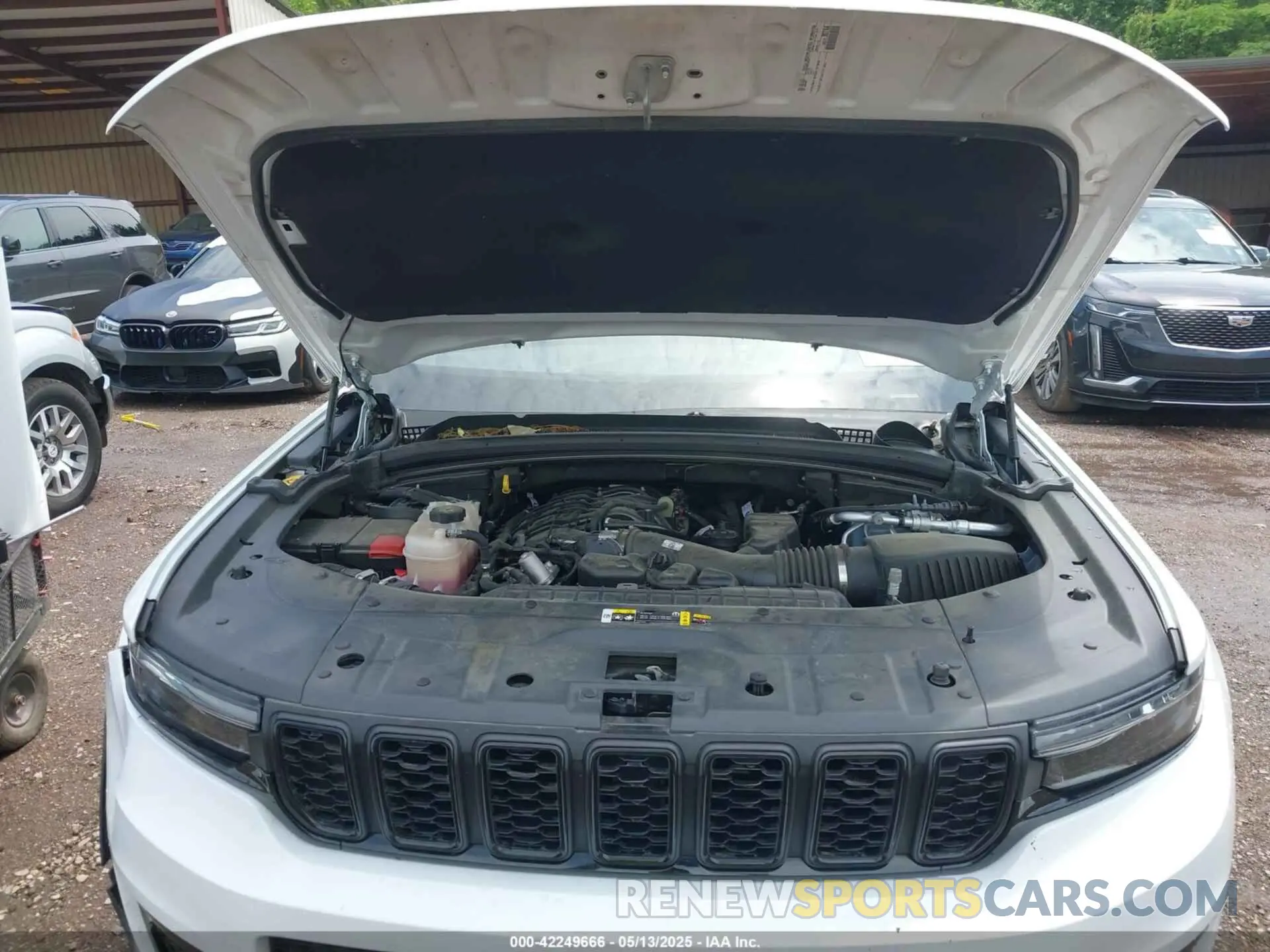 10 Photograph of a damaged car 1C4RJKAG5P8894522 JEEP GRAND CHEROKEE L 2023