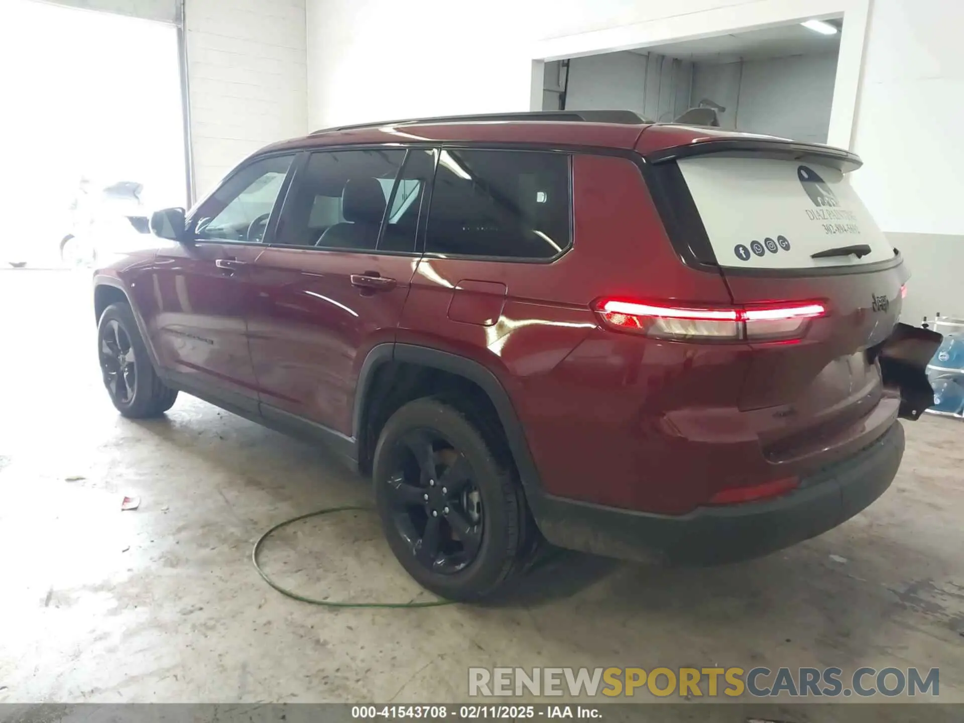 3 Photograph of a damaged car 1C4RJKAG7P8797631 JEEP GRAND CHEROKEE L 2023