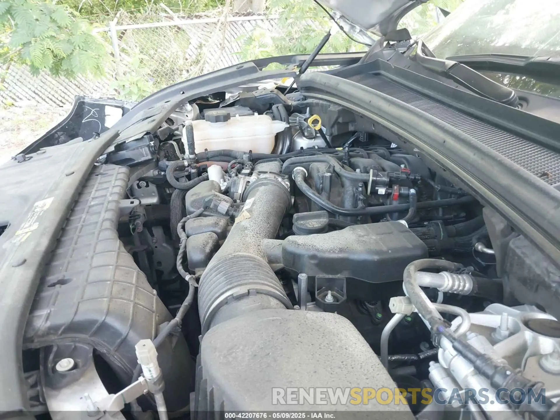 10 Photograph of a damaged car 1C4RJKAG7P8822608 JEEP GRAND CHEROKEE L 2023