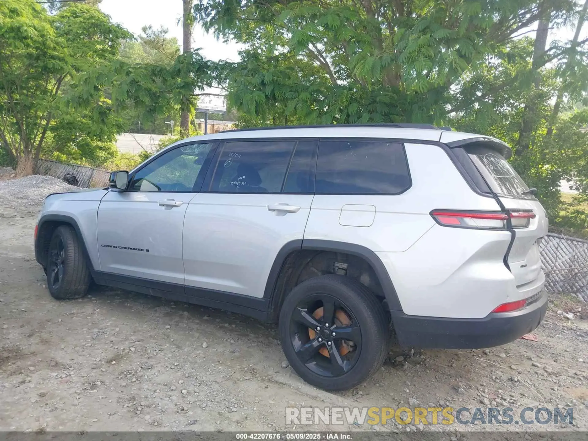 14 Photograph of a damaged car 1C4RJKAG7P8822608 JEEP GRAND CHEROKEE L 2023