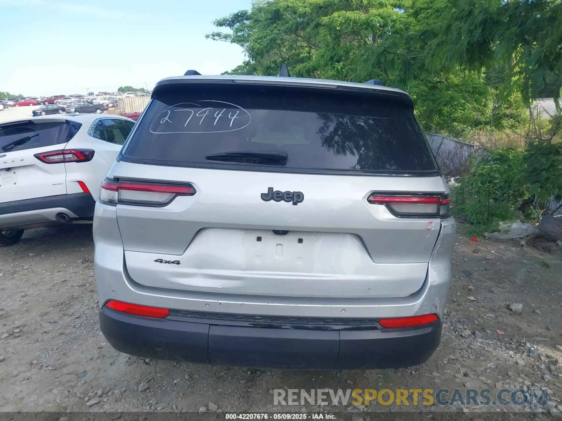 16 Photograph of a damaged car 1C4RJKAG7P8822608 JEEP GRAND CHEROKEE L 2023
